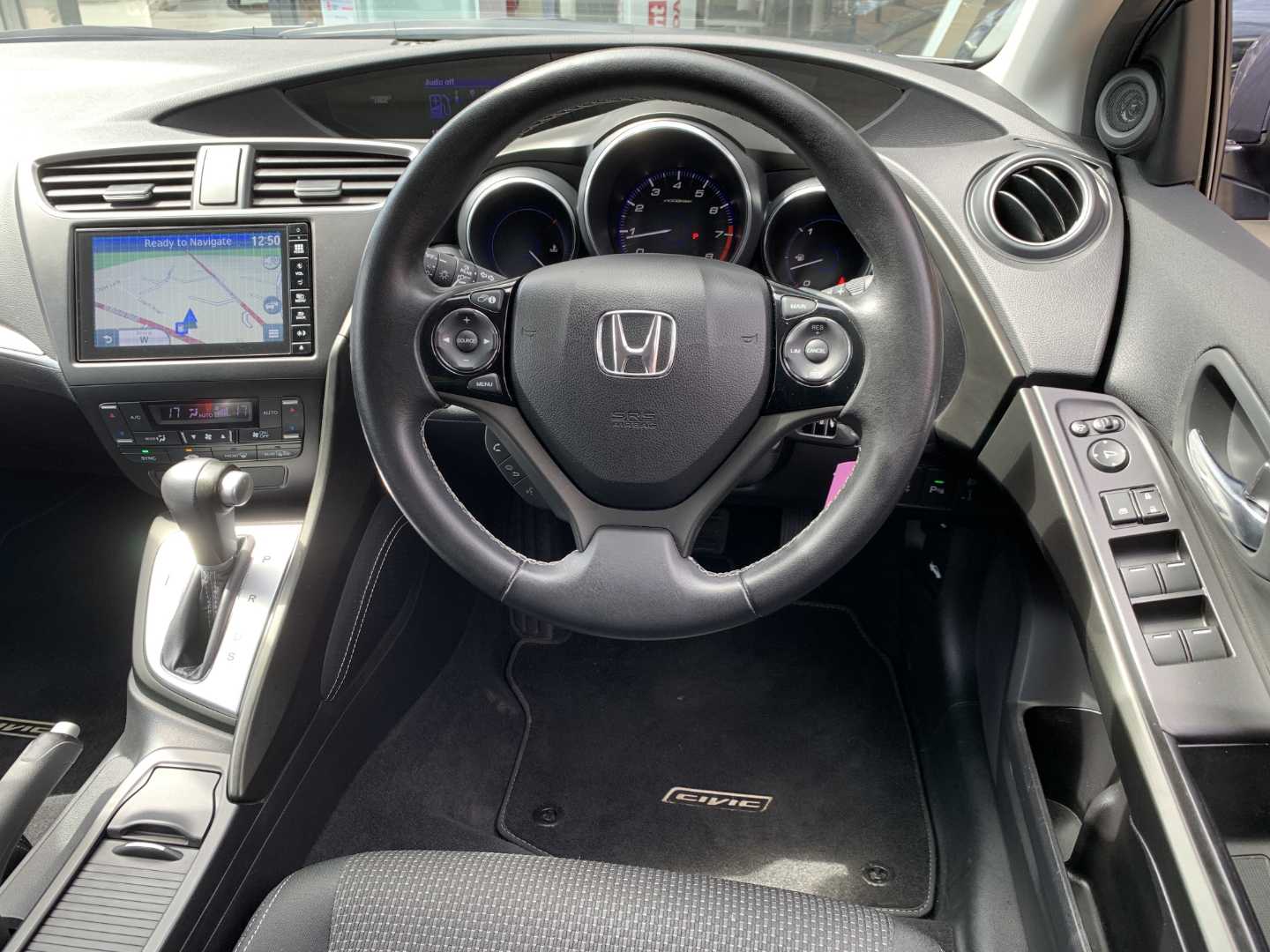 Honda CIVIC 1.8 i-VTEC SE Plus 5dr Auto [Nav] - Image 17