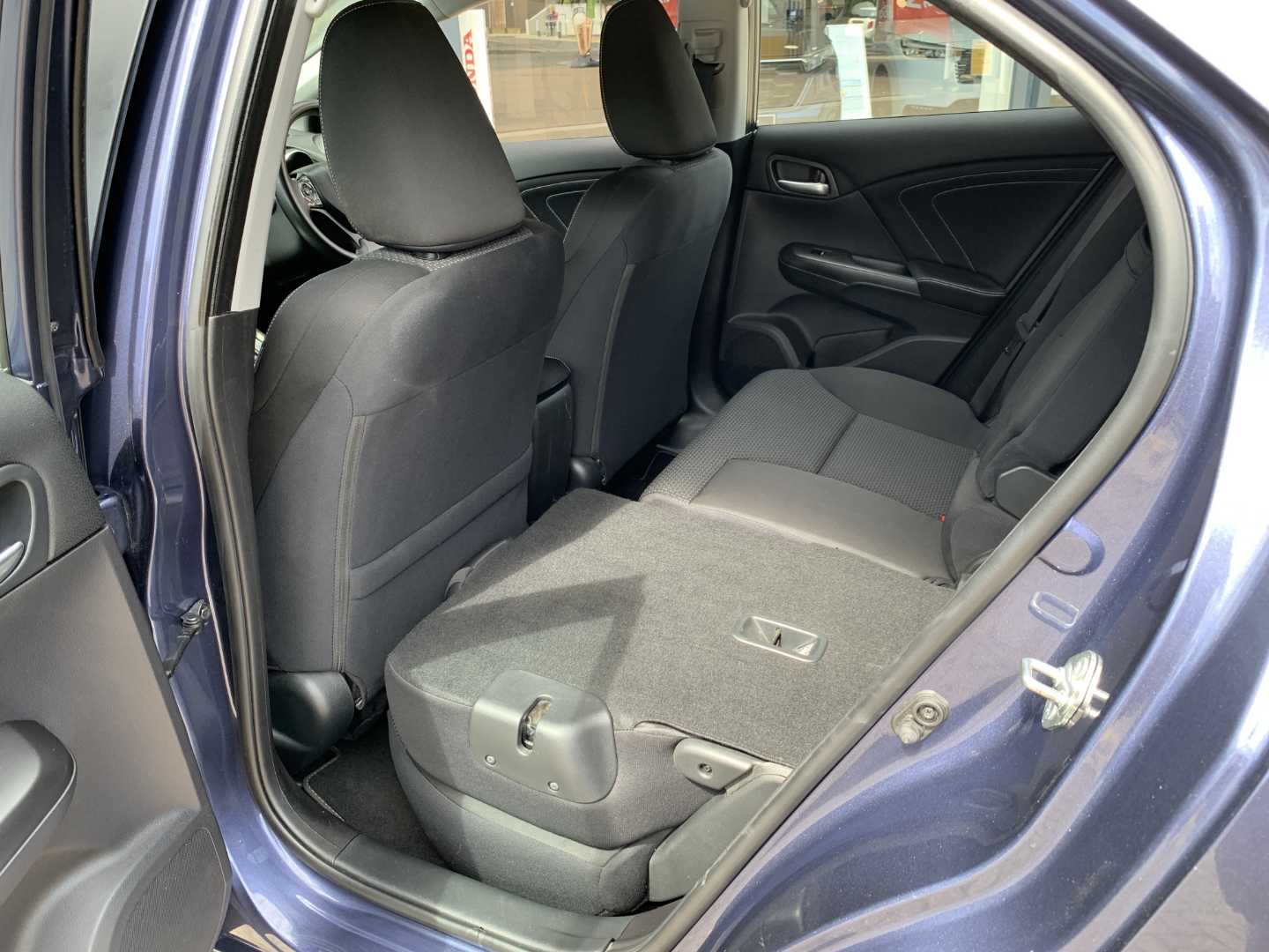 Honda CIVIC 1.8 i-VTEC SE Plus 5dr Auto [Nav] - Image 19