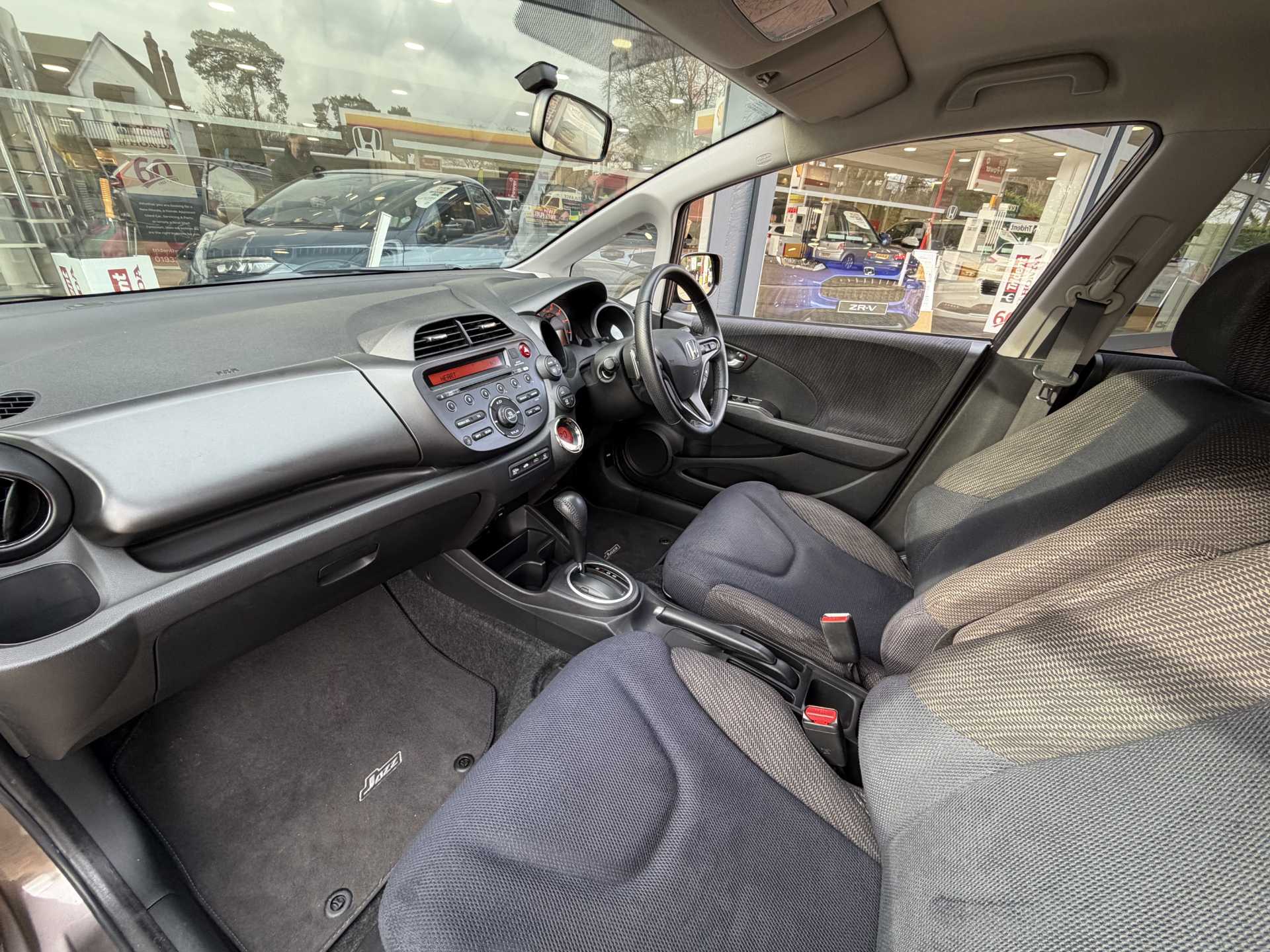 Honda Jazz 1.4 i-VTEC ES Plus 5dr CVT - Image 2