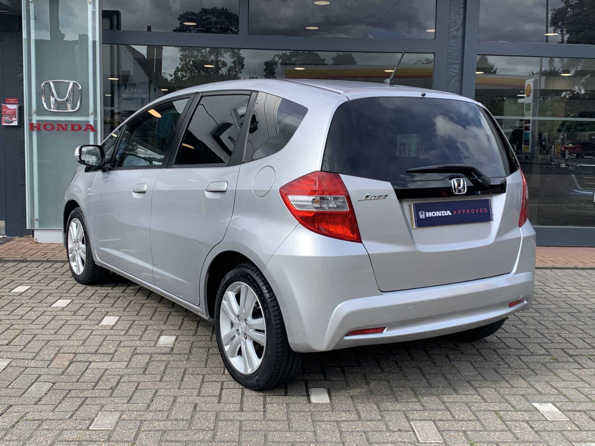 Honda Jazz 1.4 i-VTEC EX 5dr - Image 3
