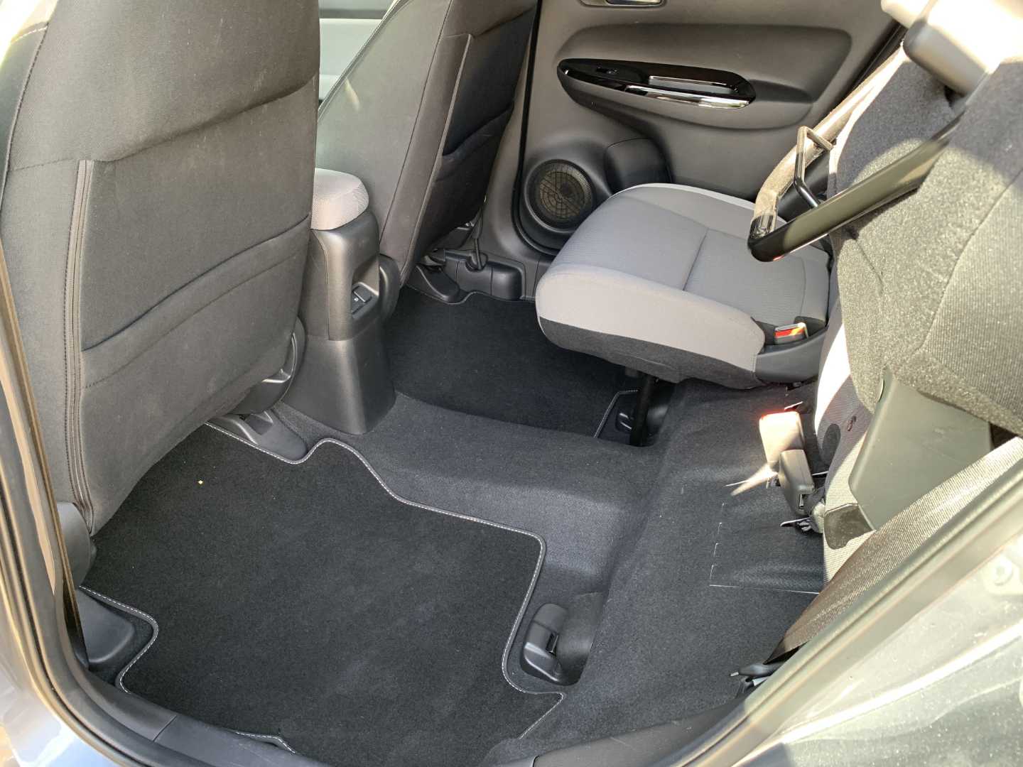 Honda JAZZ 1.5 i-MMD Hybrid Crosstar EX 5dr eCVT - Image 18