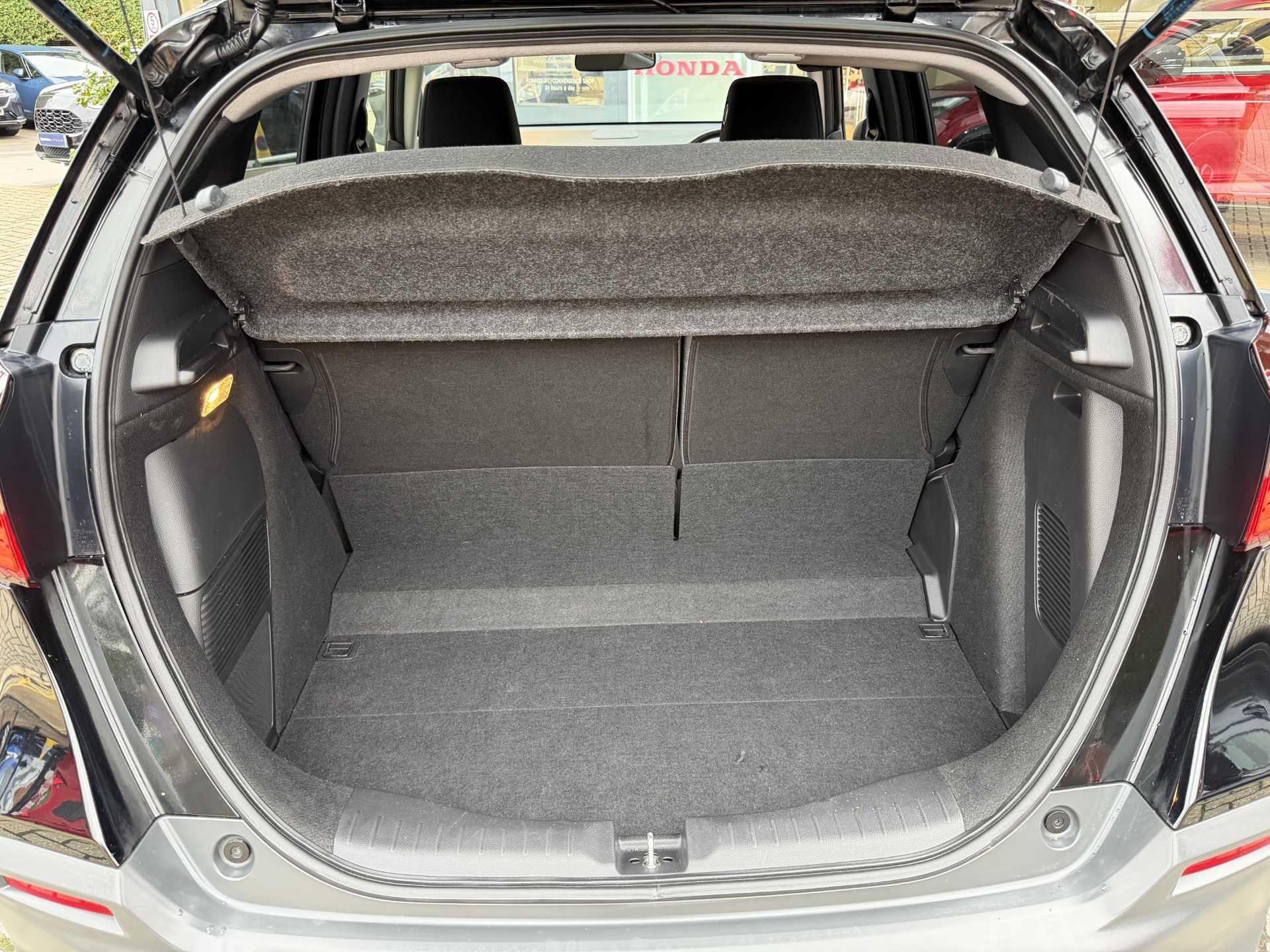 Honda Jazz 1.5 i-MMD Hybrid Crosstar EX 5dr eCVT — image 13
