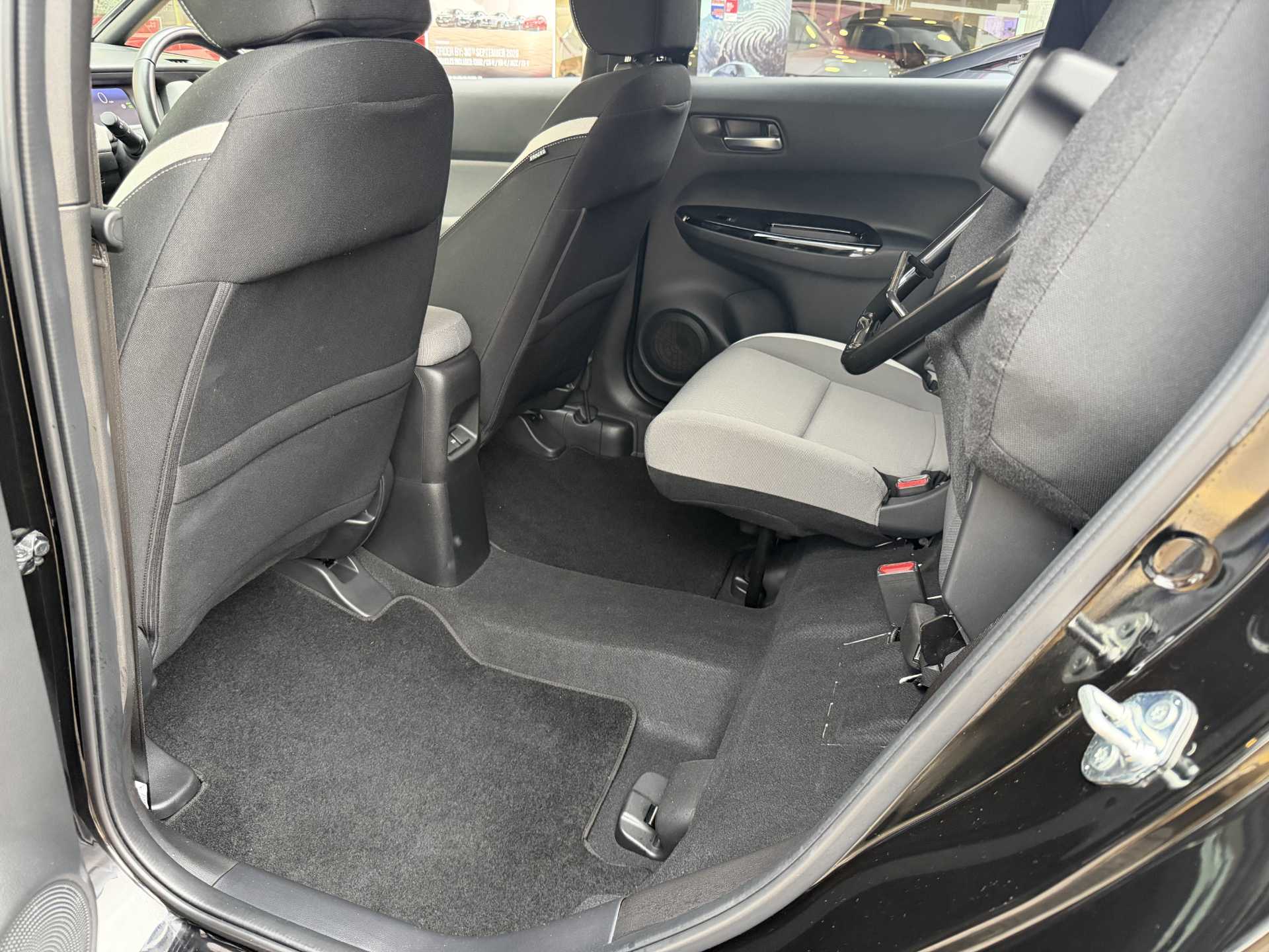 Honda Jazz 1.5 i-MMD Hybrid Crosstar EX 5dr eCVT — image 18