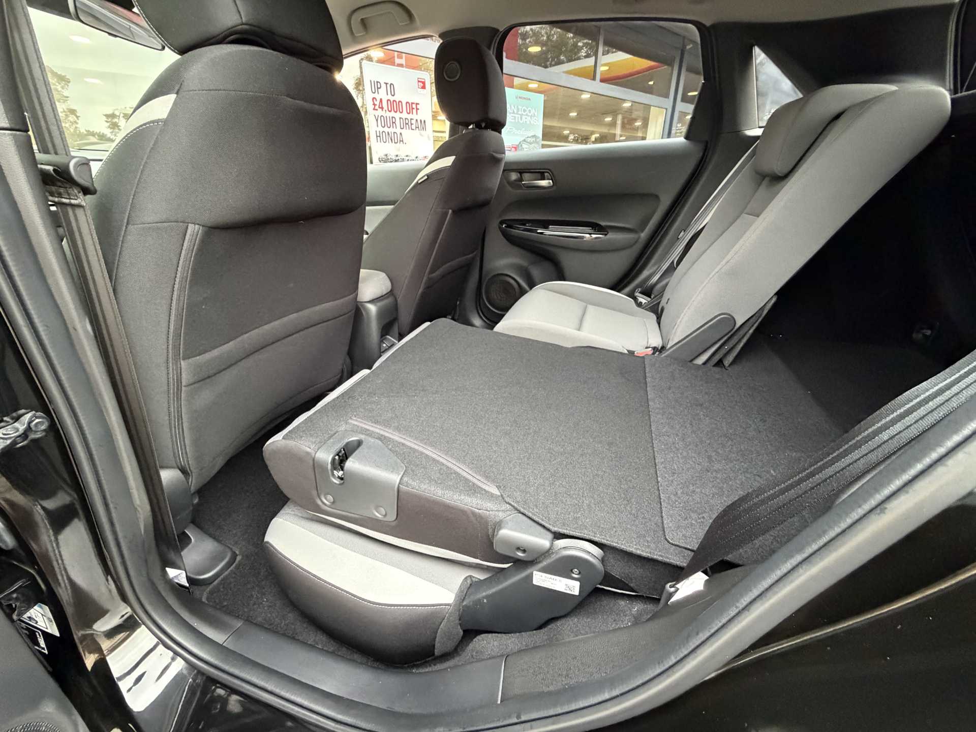 Honda Jazz 1.5 i-MMD Hybrid Crosstar EX 5dr eCVT — image 19