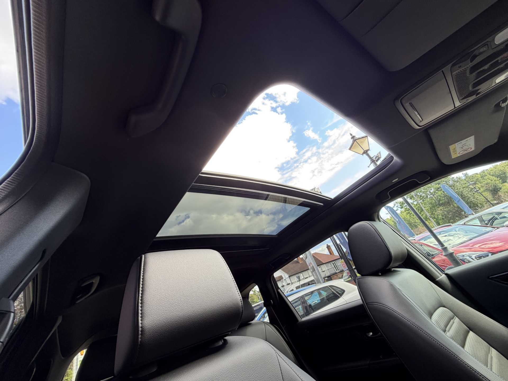 Honda CR-V 2.0 ePHEV Advance Tech 5dr eCVT — image 18