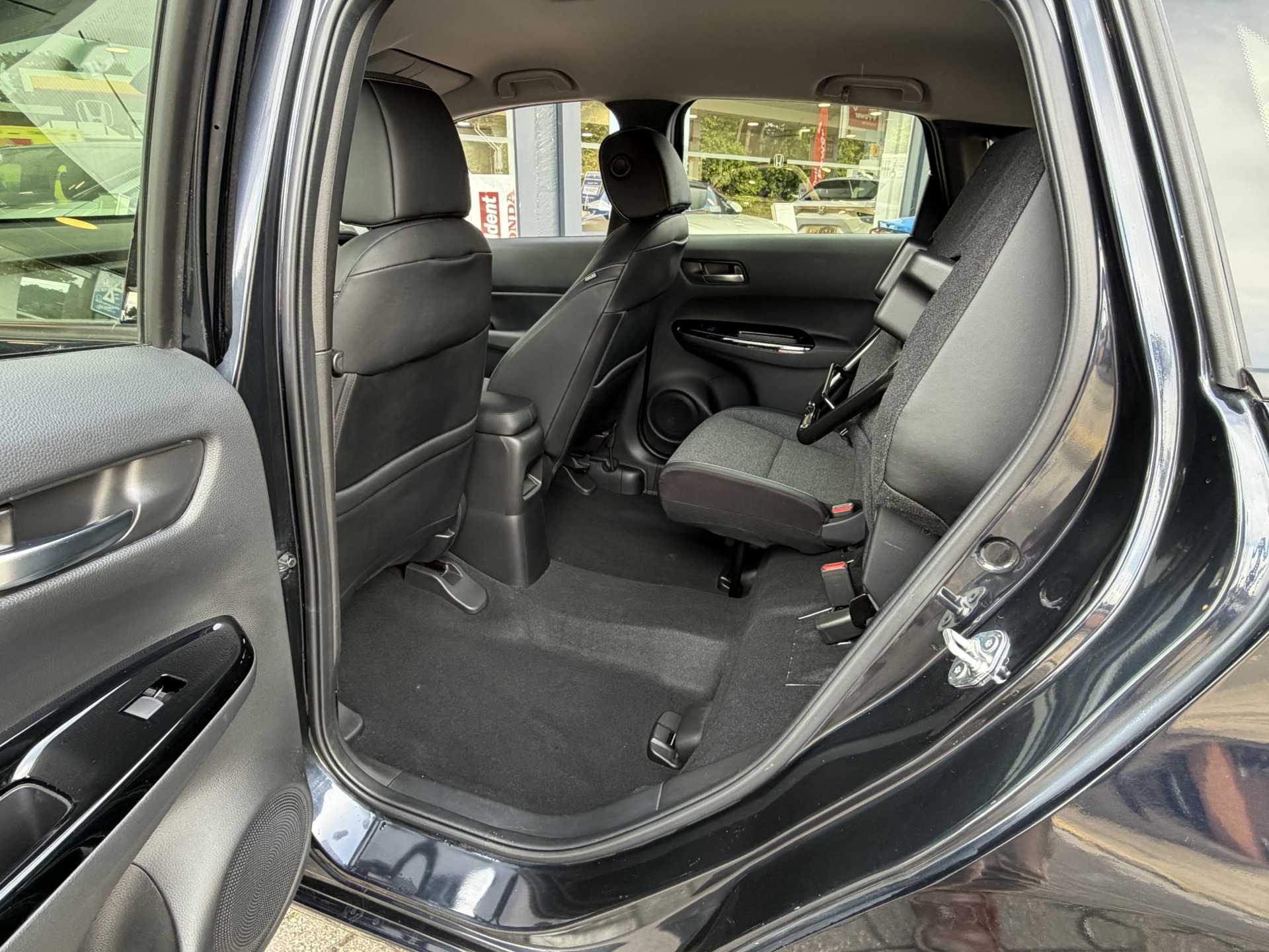 Honda Jazz 1.5 i-MMD Hybrid SR 5dr eCVT - Image 18