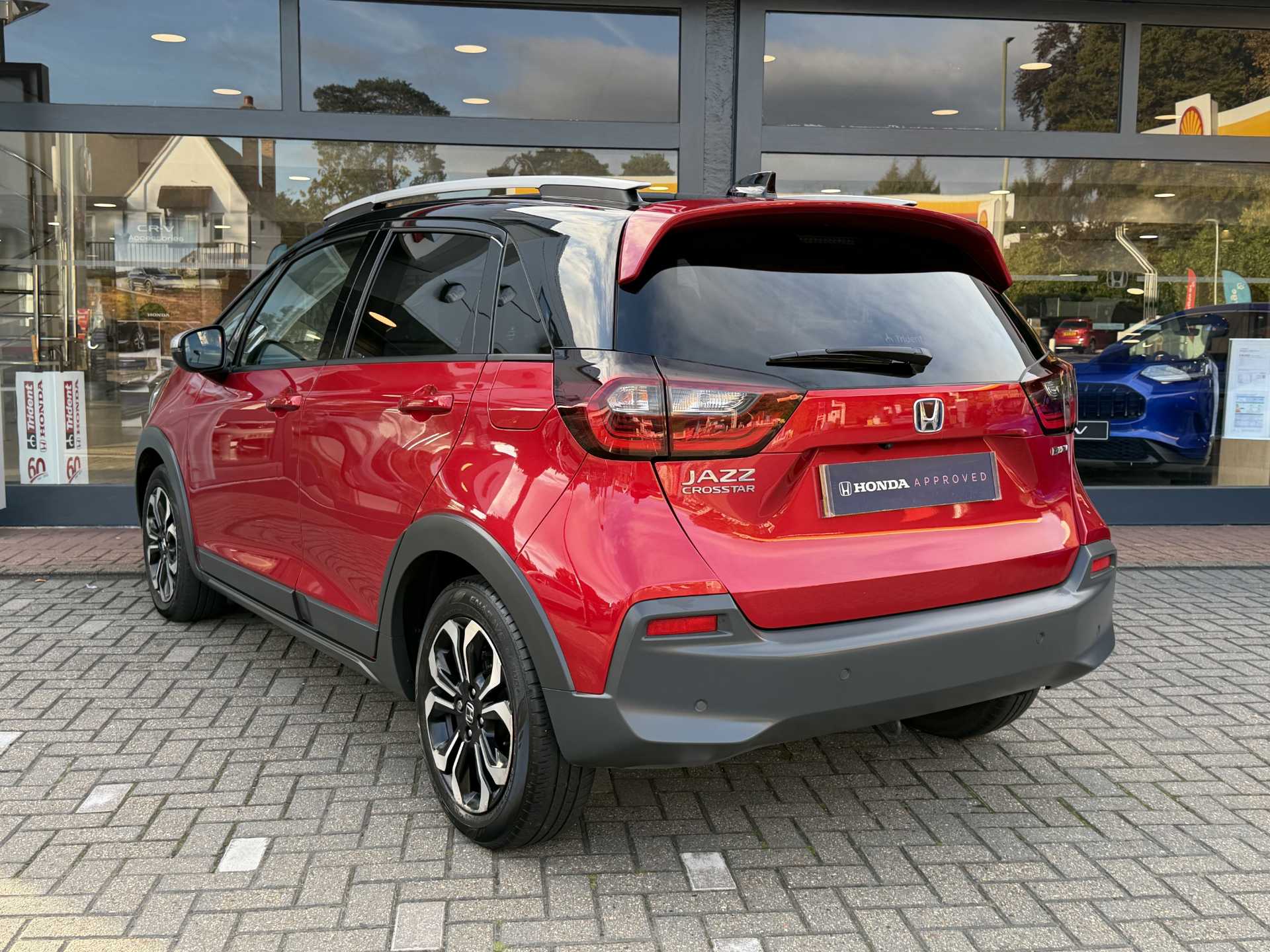 Honda Jazz 1.5 i-MMD Hybrid Crosstar EX 5dr eCVT - Image 3