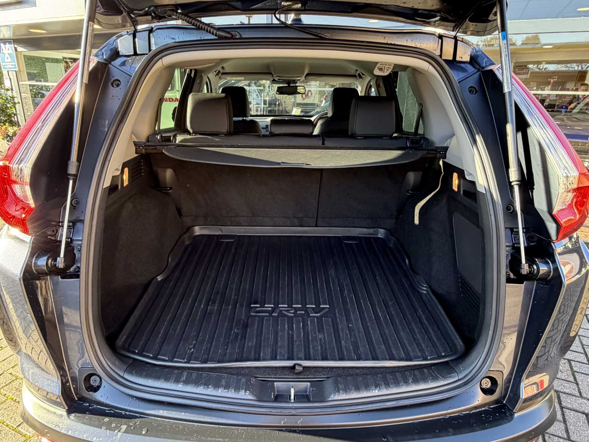 Honda CR-V 2.0 i-MMD Hybrid SR 5dr eCVT - Image 13