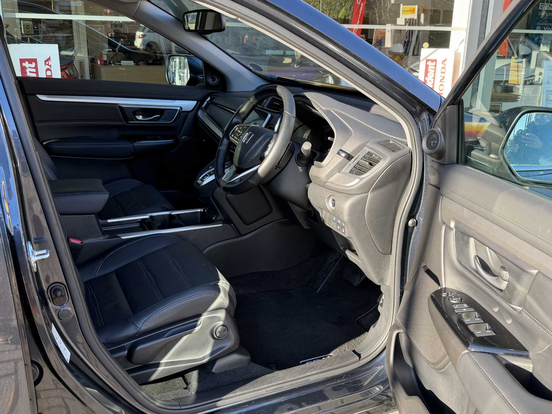 Honda CR-V 2.0 i-MMD Hybrid SR 5dr eCVT - Image 15