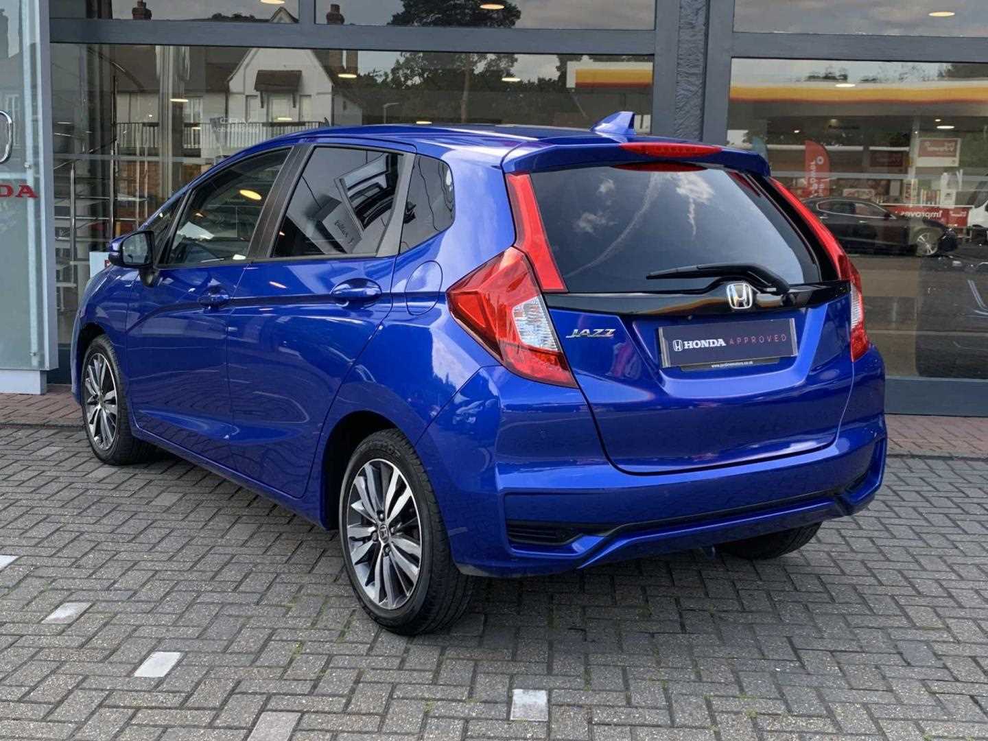 Honda JAZZ 1.3 i-VTEC EX 5dr CVT - Image 3