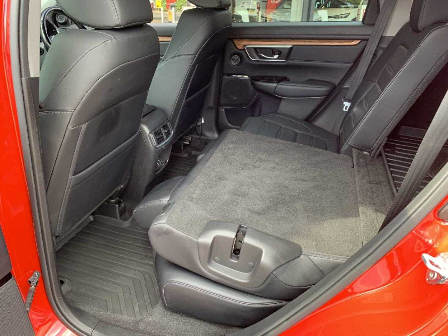 Honda CR-V 2.0 i-MMD Hybrid EX 5dr eCVT - Image 19
