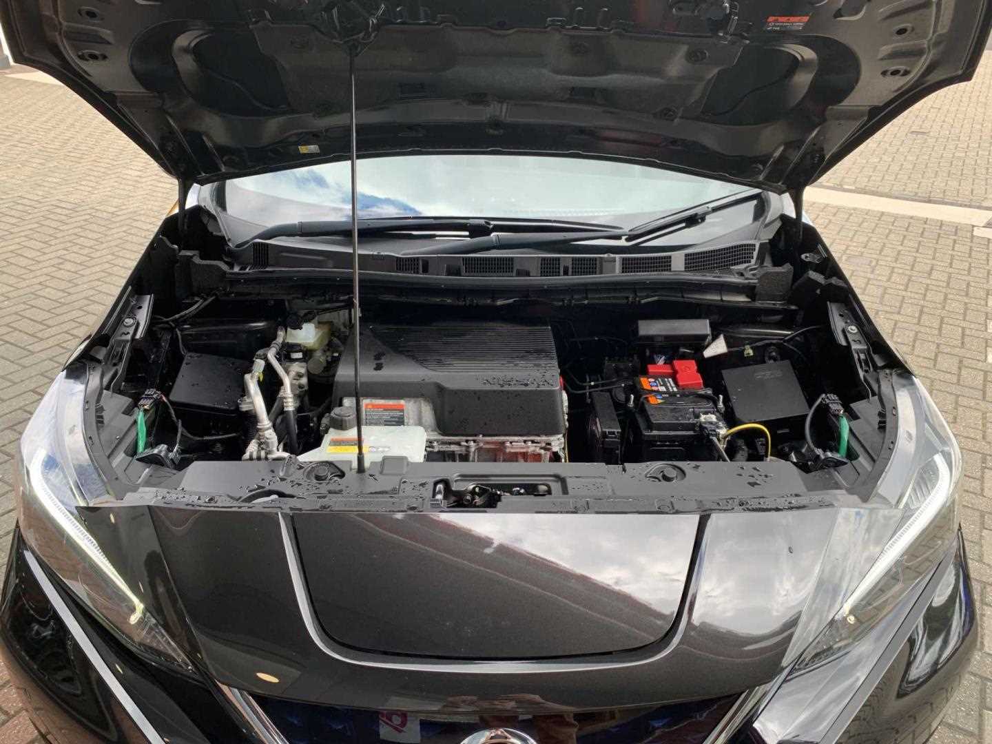 Nissan LEAF 110kW 10 40kWh 5dr Auto - Image 20