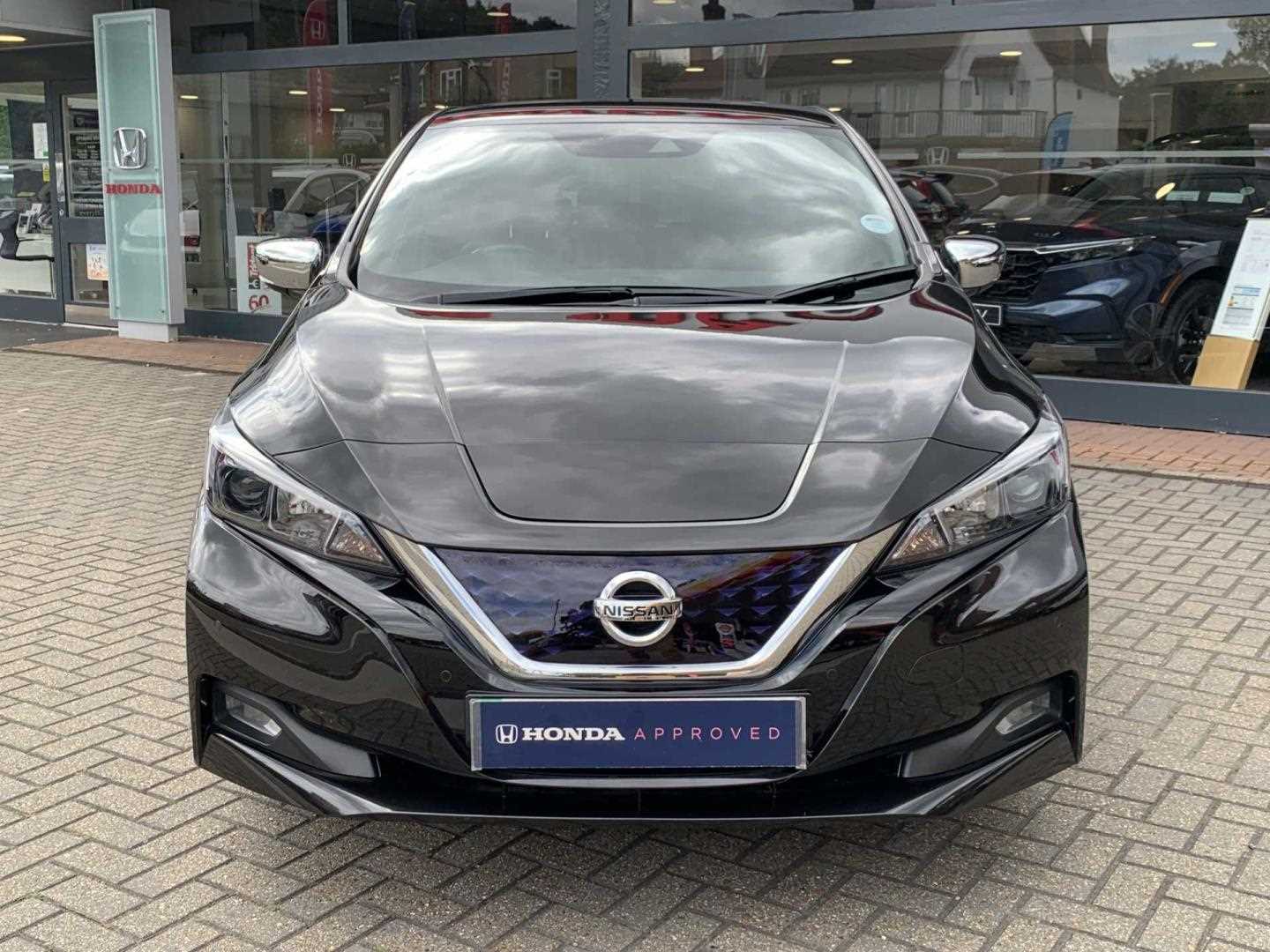 Nissan LEAF 110kW 10 40kWh 5dr Auto - Image 6