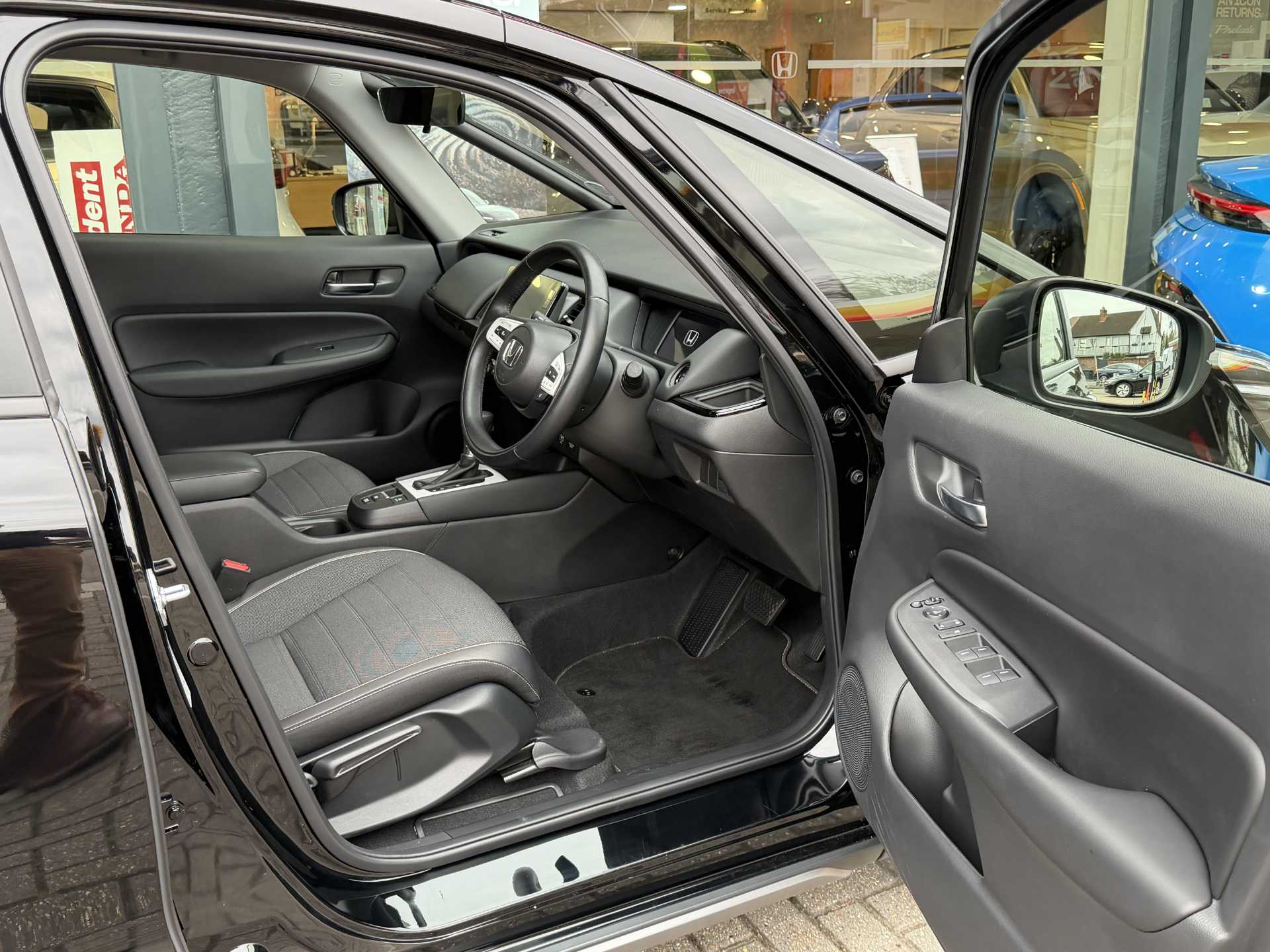 Honda Jazz 1.5 i-MMD Hybrid Crosstar Advance 5dr eCVT - Image 15