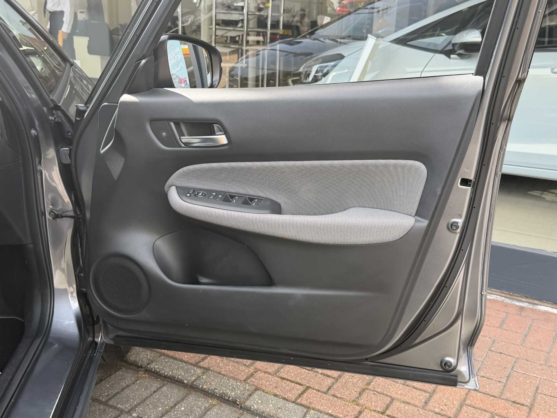 Honda Jazz 1.5 i-MMD Hybrid Crosstar EX 5dr eCVT - Image 17