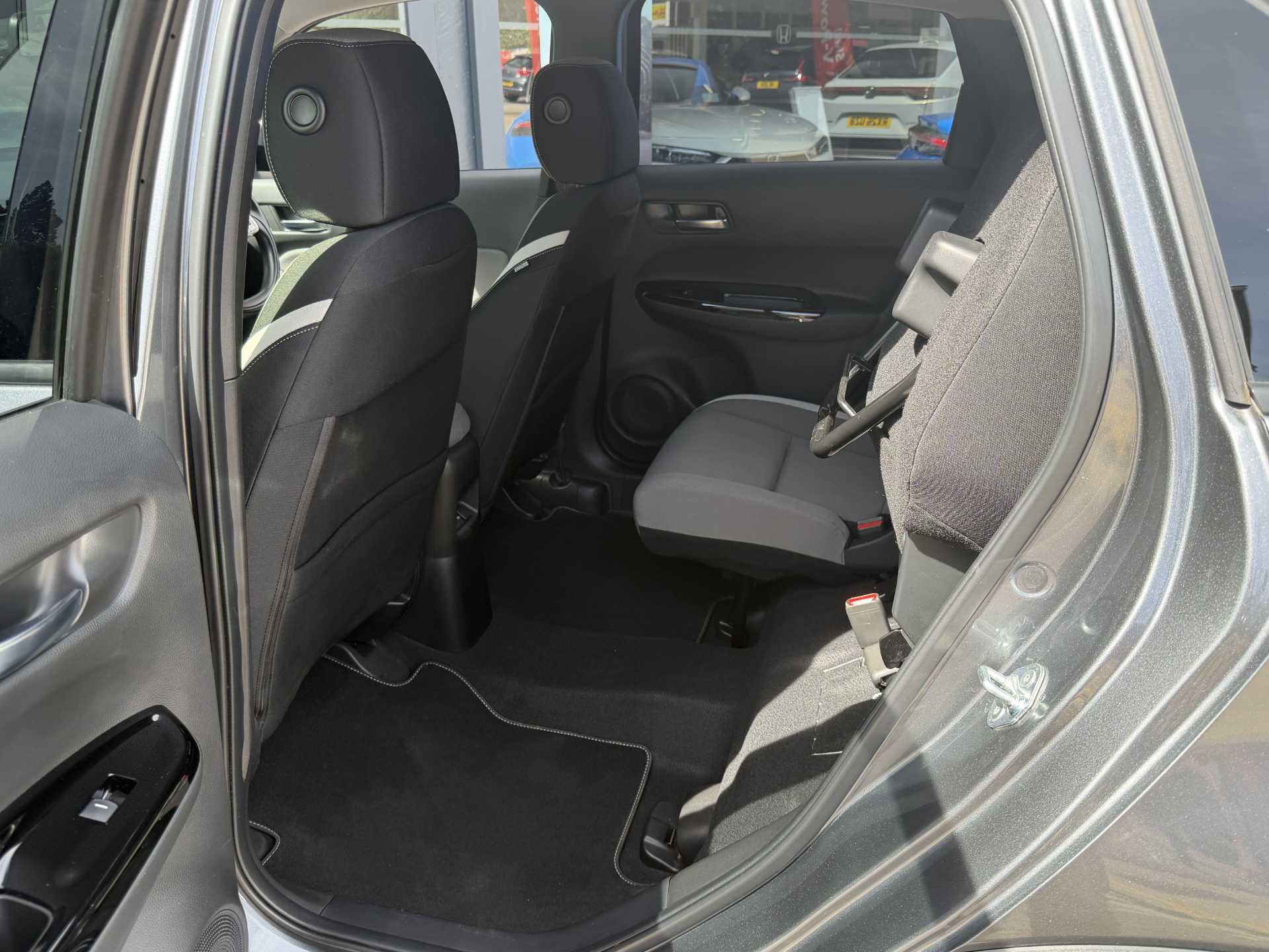 Honda Jazz 1.5 i-MMD Hybrid Crosstar EX 5dr eCVT - Image 18