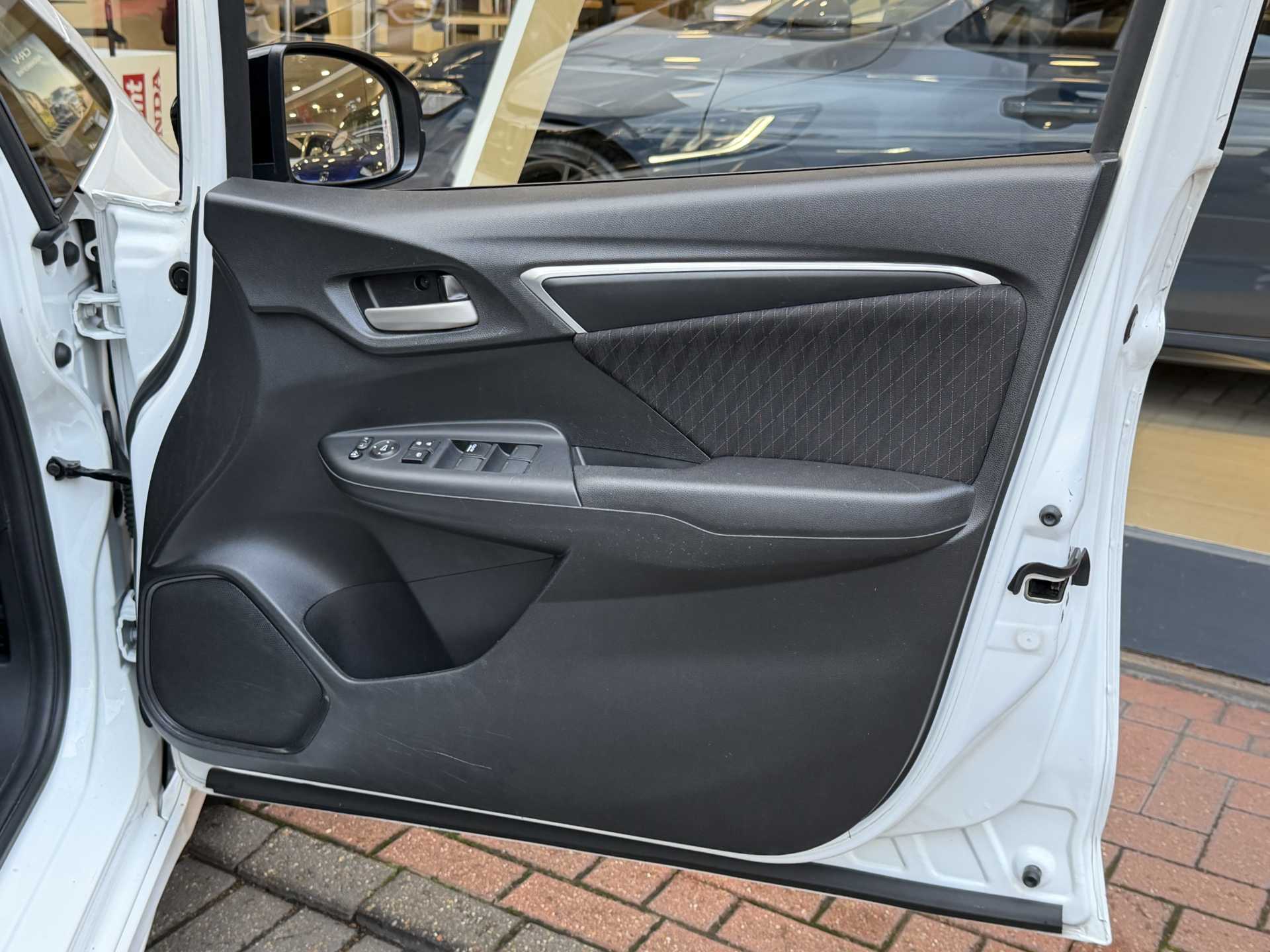 Honda Jazz 1.5 i-VTEC Sport 5dr Navi CVT - Image 17