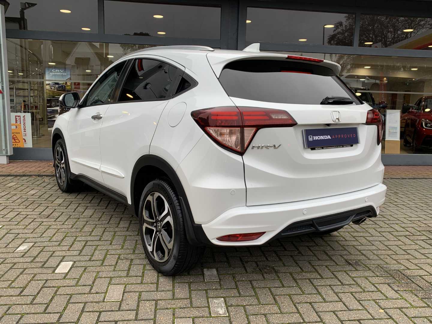 Honda HR-V 1.5 i-VTEC EX CVT 5dr - Image 3