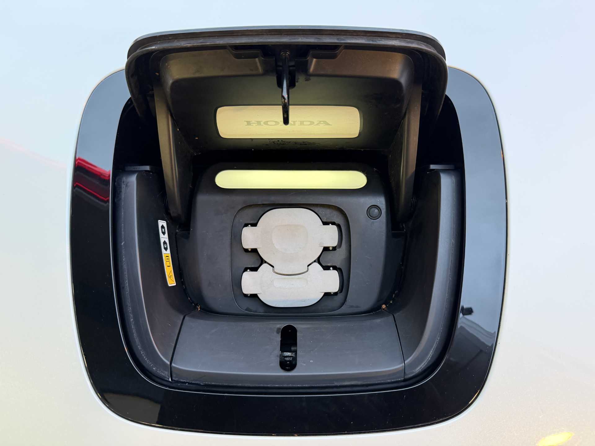Honda e 100kW 36kWh 5dr Auto - Image 19