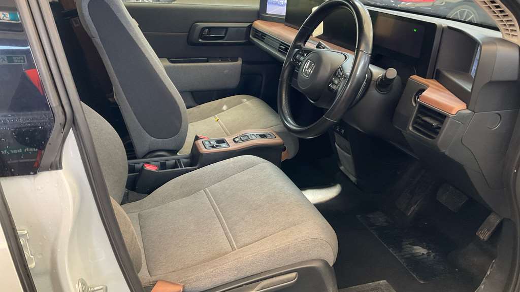 Honda e 100kW 36kWh 5dr Auto - Image 2