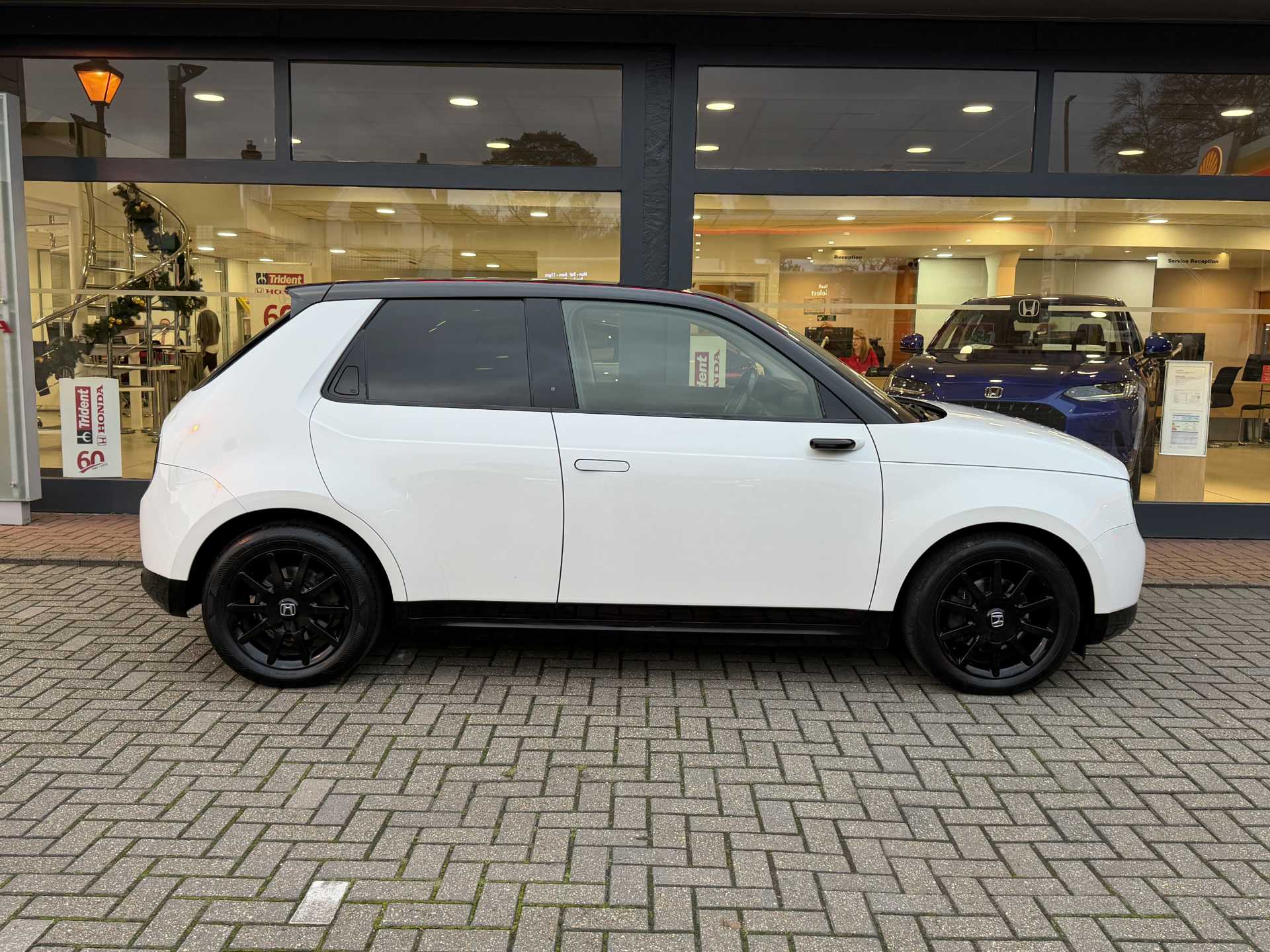Honda e 100kW 36kWh 5dr Auto - Image 5