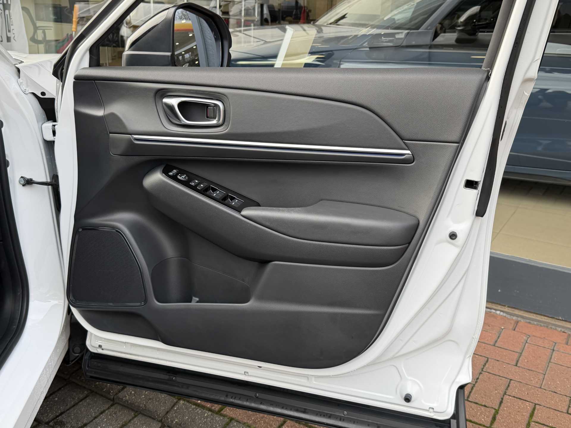 Honda e-Ny1 150kW Advance 69kWh 5dr Auto - Image 17