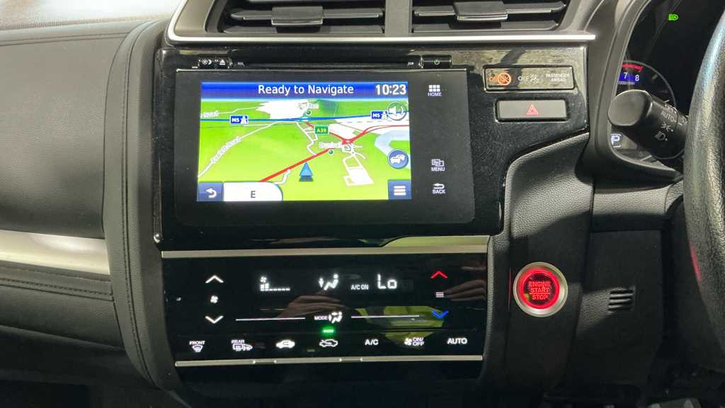 Honda JAZZ 1.3 i-VTEC EX Navi 5dr CVT - Image 4