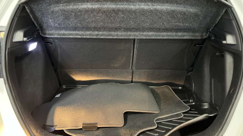 Honda Jazz 1.5 i-MMD Hybrid EX 5dr eCVT - Image 10