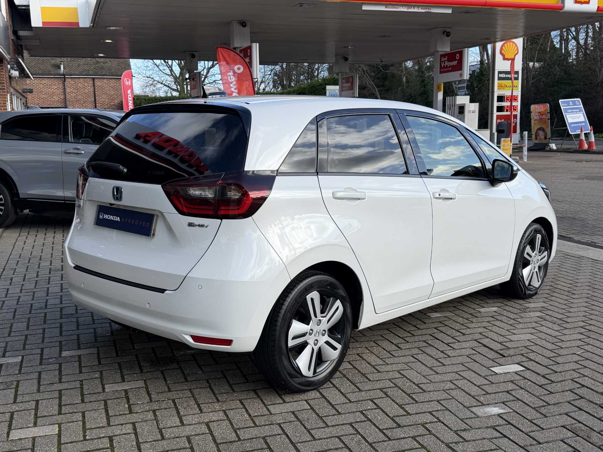 Honda Jazz 1.5 i-MMD Hybrid EX 5dr eCVT - Image 12