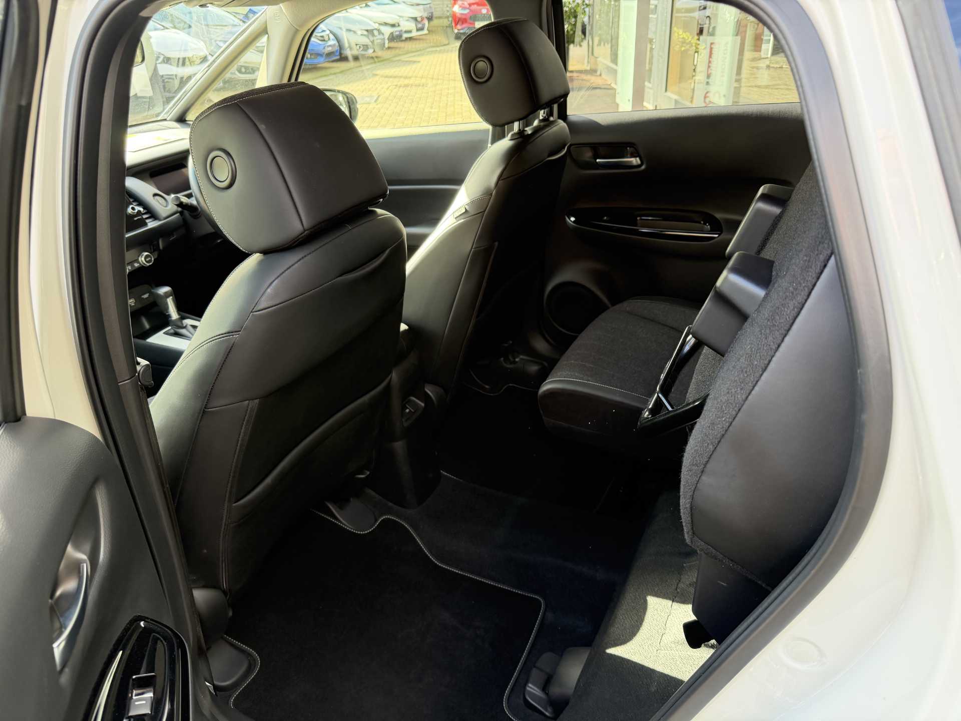 Honda Jazz 1.5 i-MMD Hybrid EX 5dr eCVT - Image 18