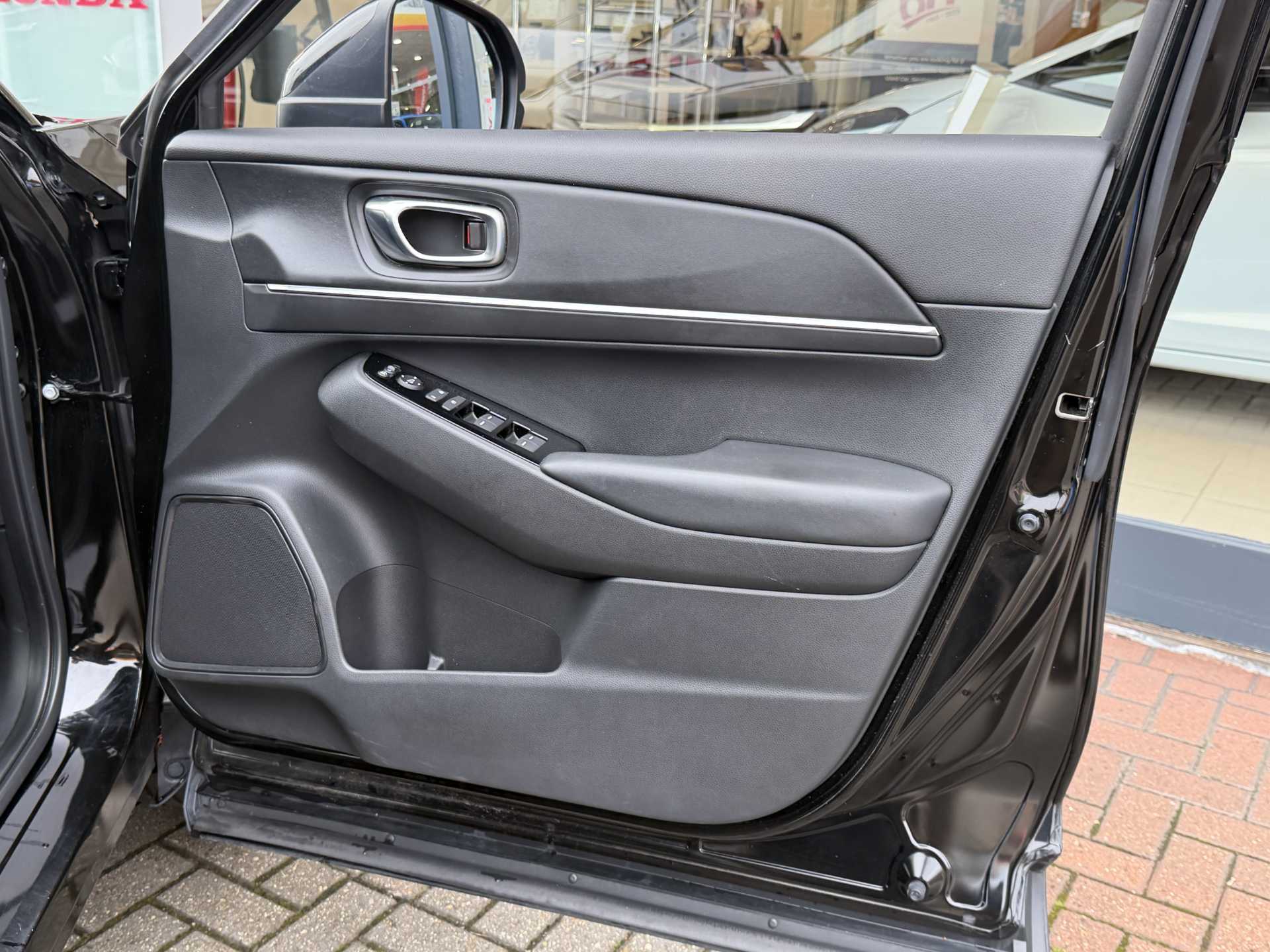 Honda HR-V 1.5 eHEV Advance 5dr CVT - Image 17