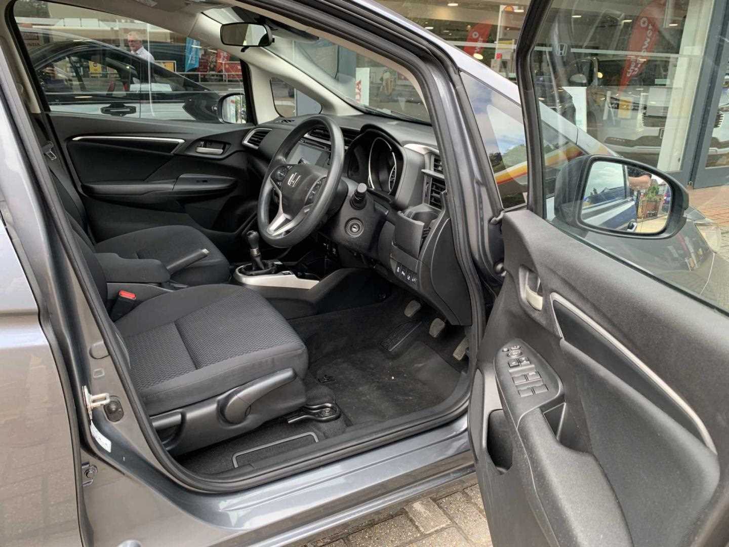 Honda JAZZ 1.3 i-VTEC SE 5dr - Image 15