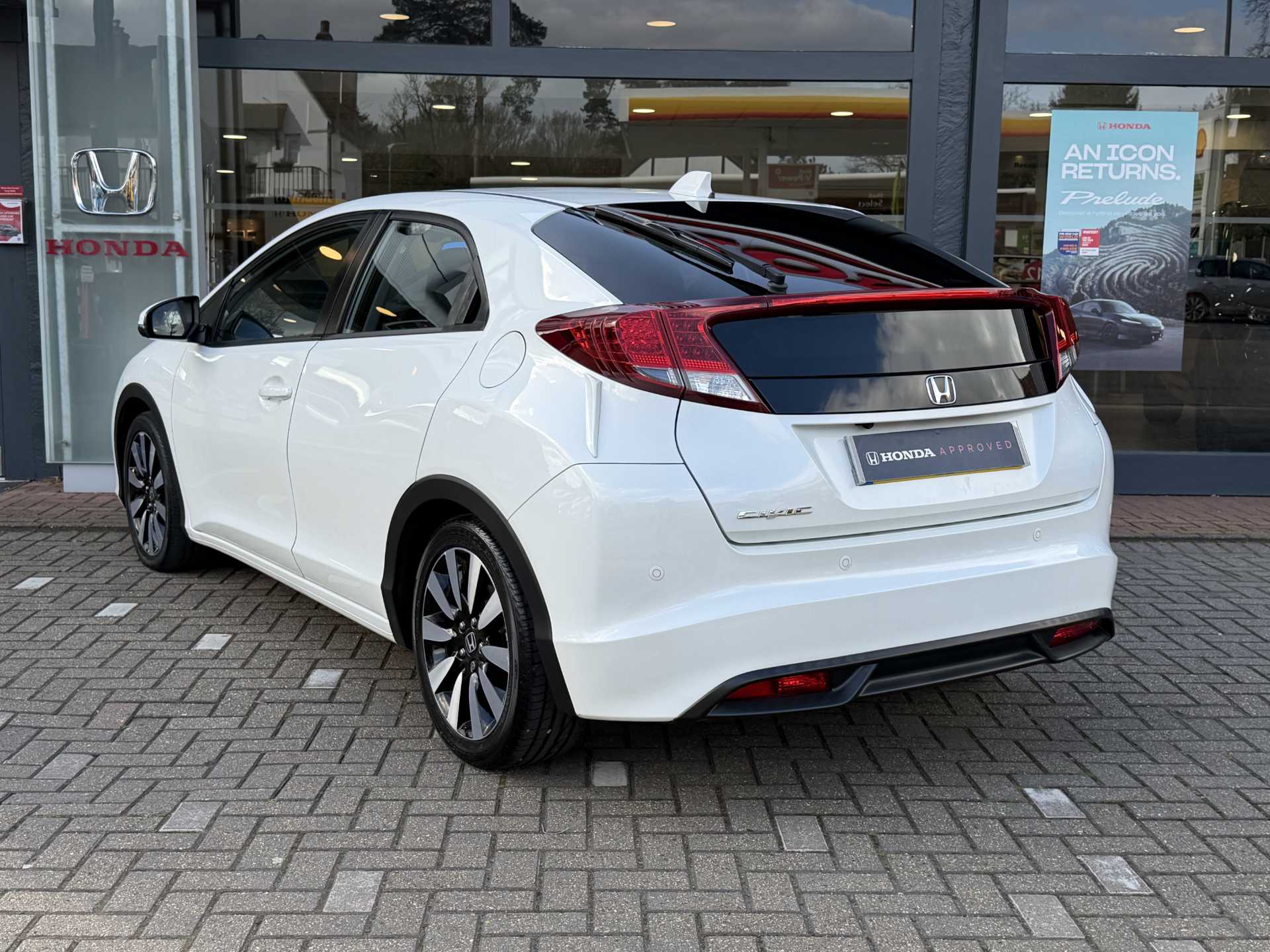 Honda Civic 1.8 i-VTEC SE Plus 5dr Auto - Image 3