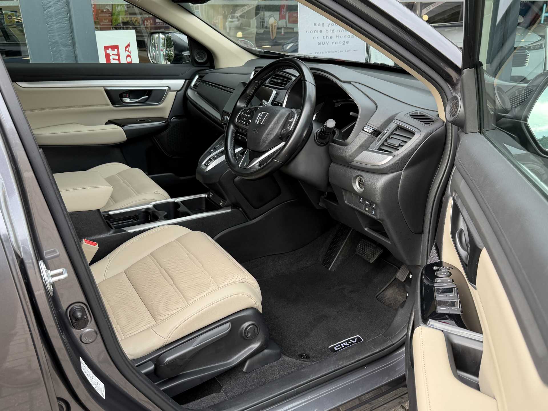 Honda CR-V 2.0 i-MMD Hybrid SR 5dr eCVT - Image 15