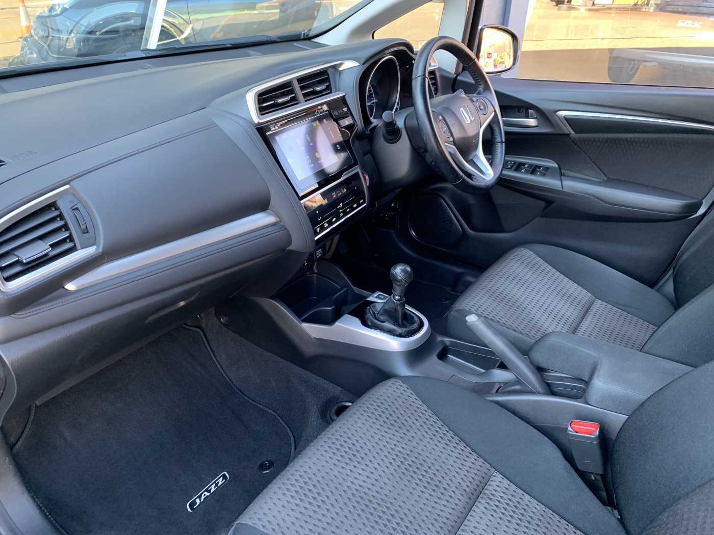 Honda Jazz 1.3 i-VTEC EX 5dr - Image 2