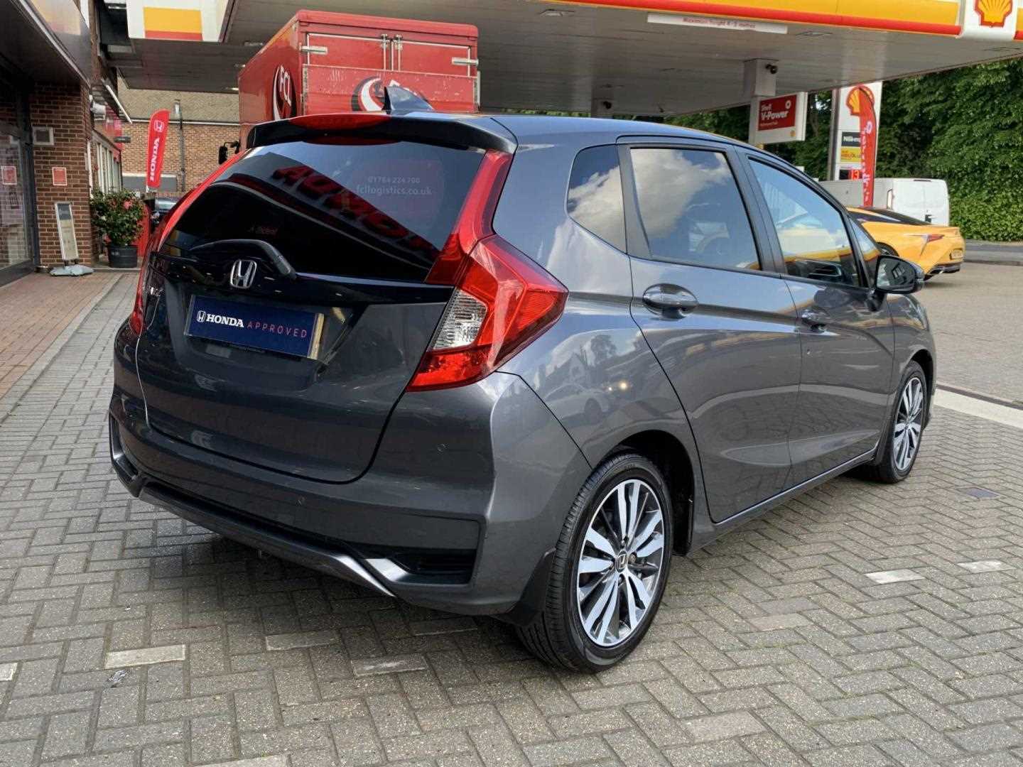Honda JAZZ 1.3 i-VTEC EX Navi 5dr CVT - Image 12