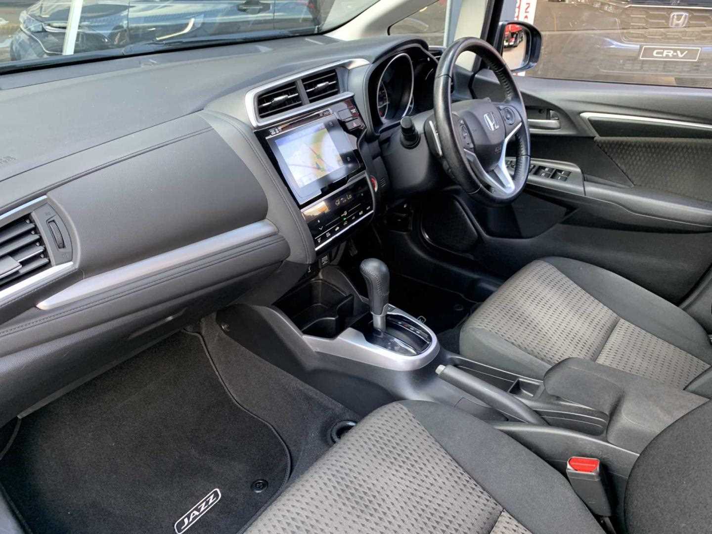 Honda JAZZ 1.3 i-VTEC EX Navi 5dr CVT - Image 2
