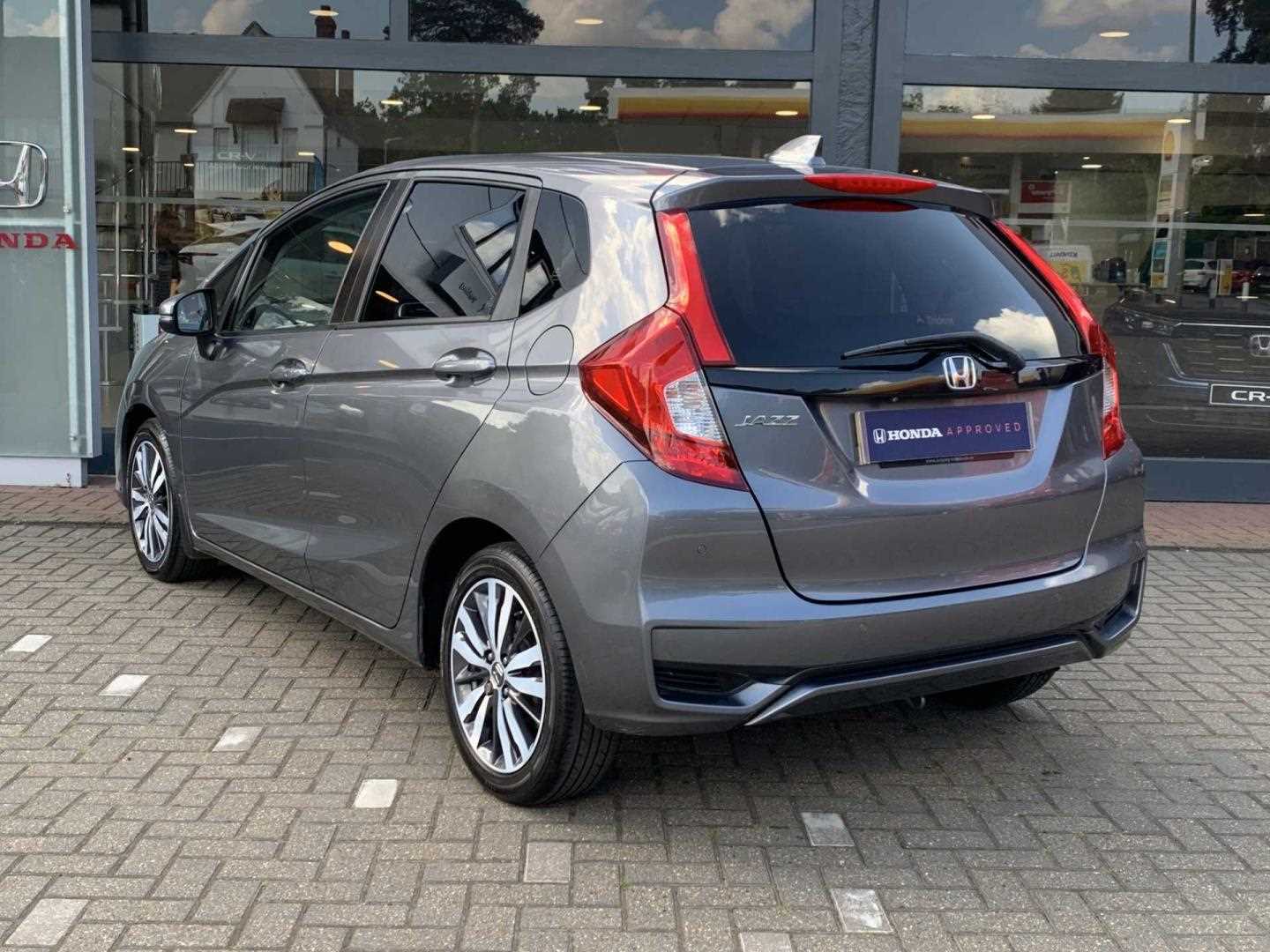 Honda JAZZ 1.3 i-VTEC EX Navi 5dr CVT - Image 3