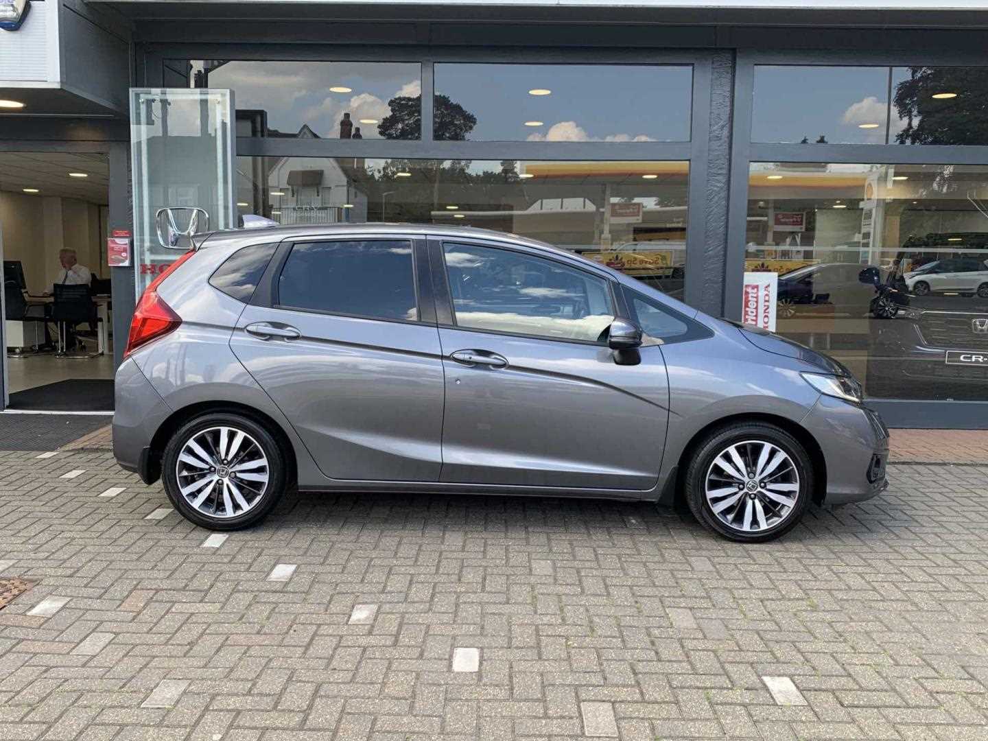 Honda JAZZ 1.3 i-VTEC EX Navi 5dr CVT - Image 5