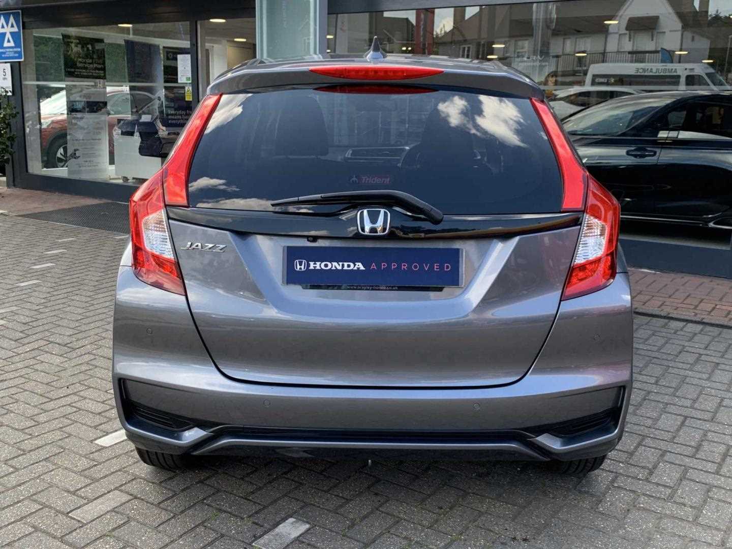 Honda JAZZ 1.3 i-VTEC EX Navi 5dr CVT - Image 7
