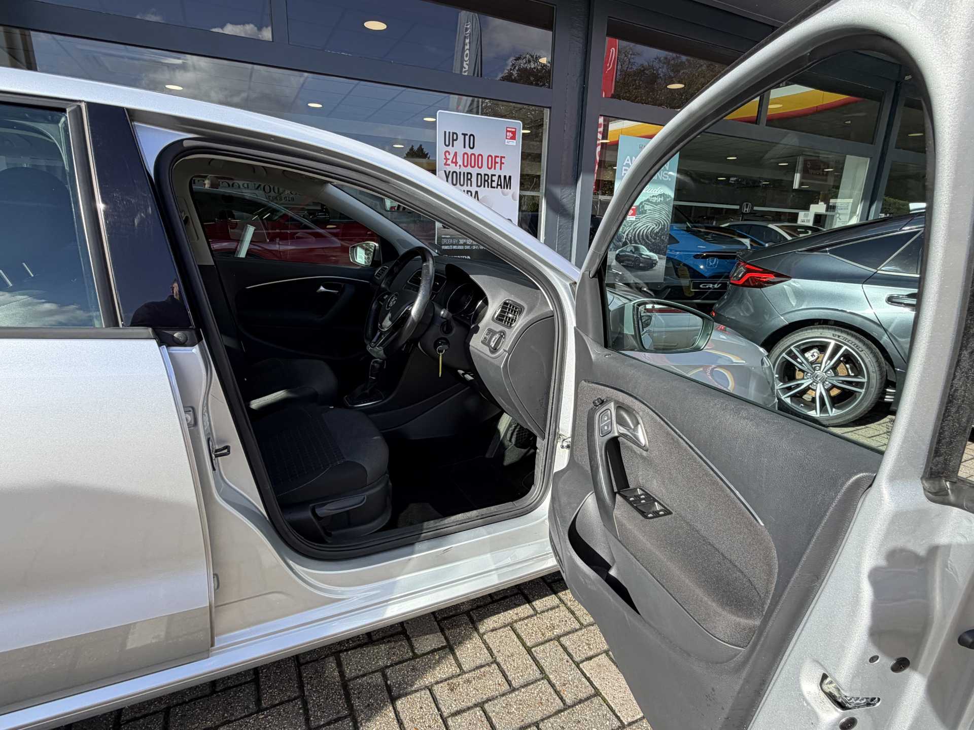 Volkswagen POLO 1.2 TSI SE 5dr DSG — image 15