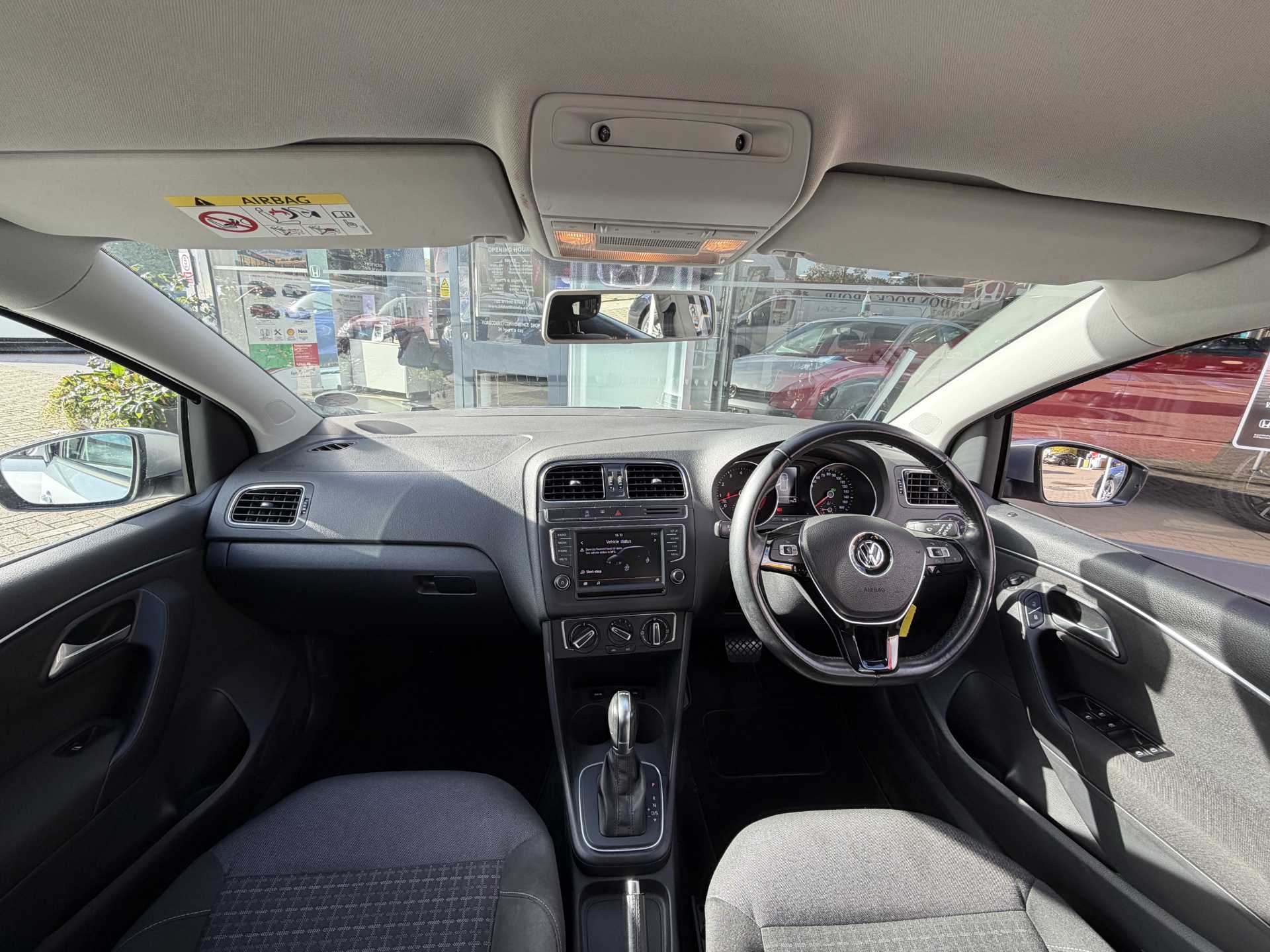 Volkswagen POLO 1.2 TSI SE 5dr DSG — image 4