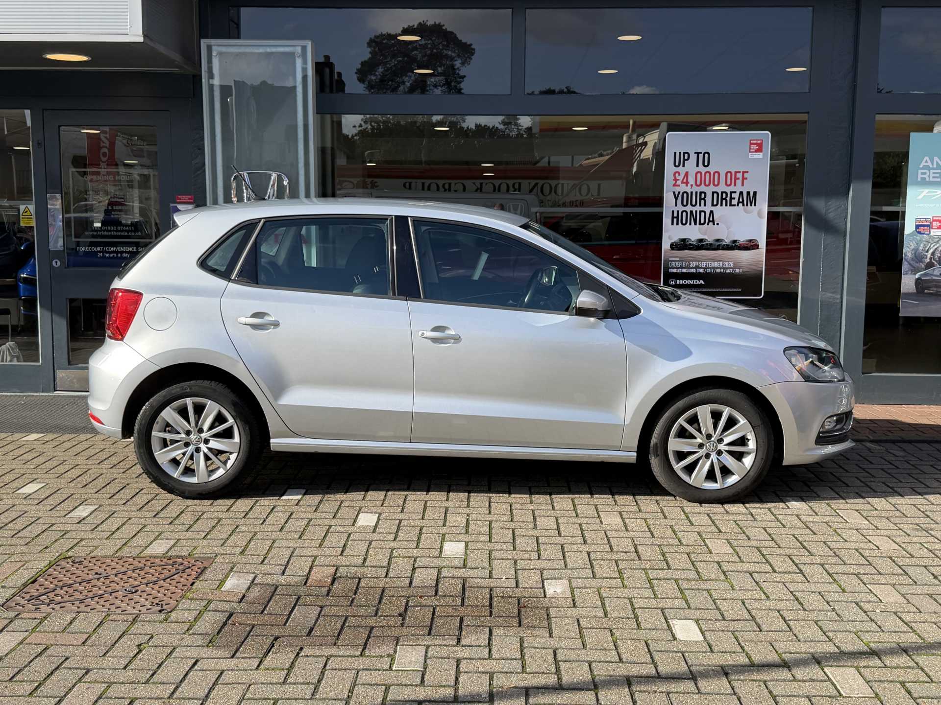 Volkswagen POLO 1.2 TSI SE 5dr DSG — image 5