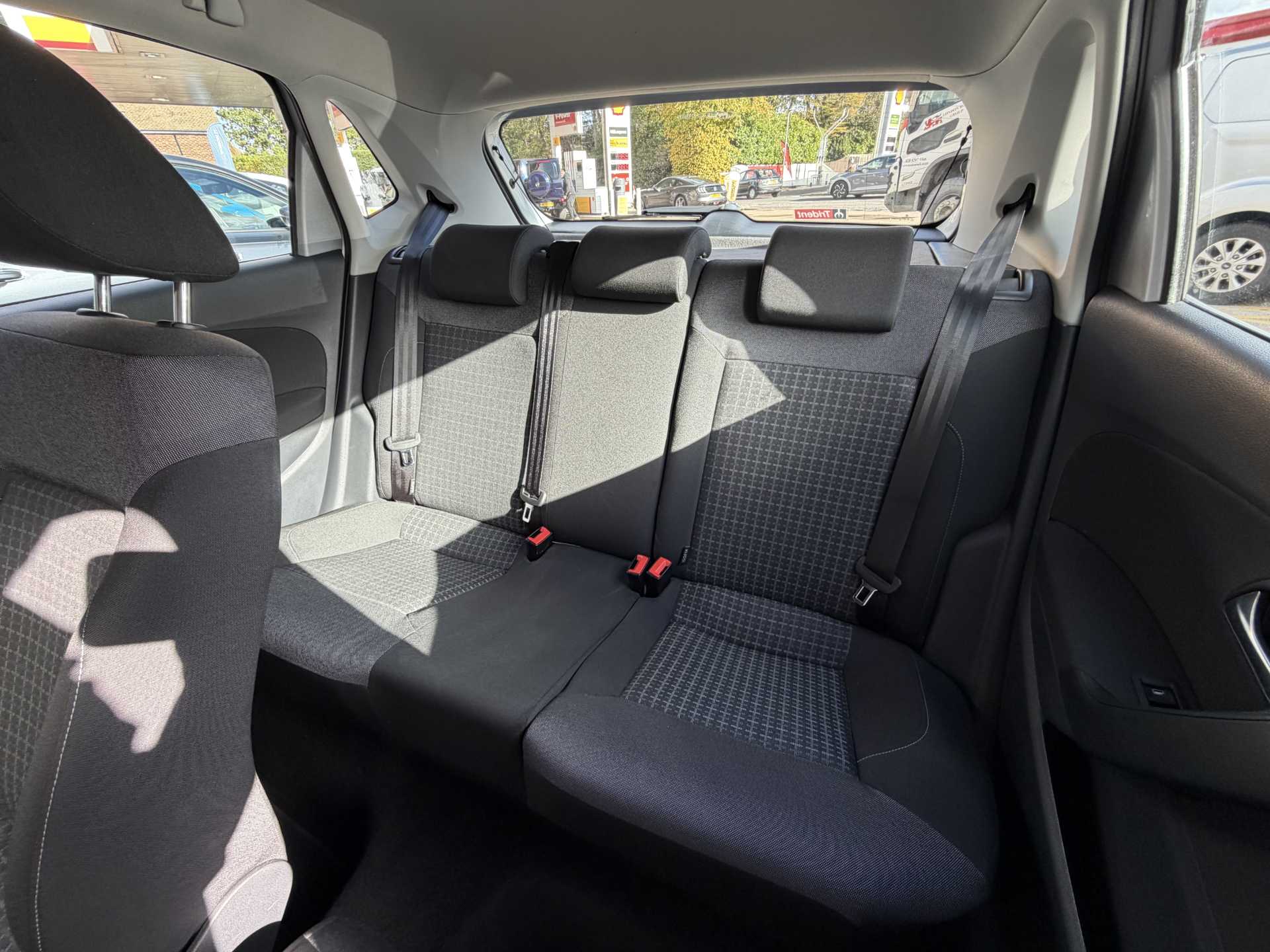 Volkswagen POLO 1.2 TSI SE 5dr DSG — image 8