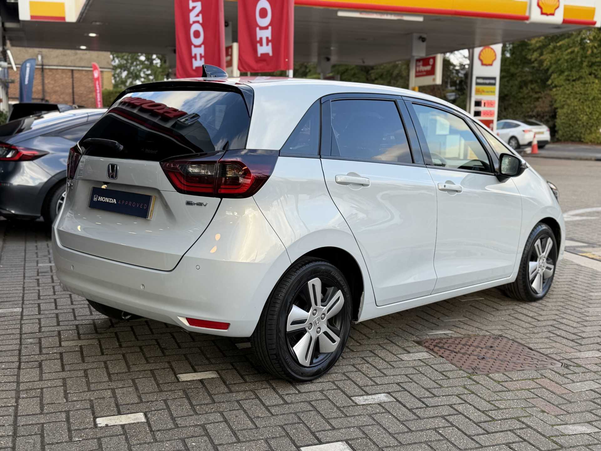 Honda Jazz 1.5 i-MMD Hybrid EX 5dr eCVT — image 12