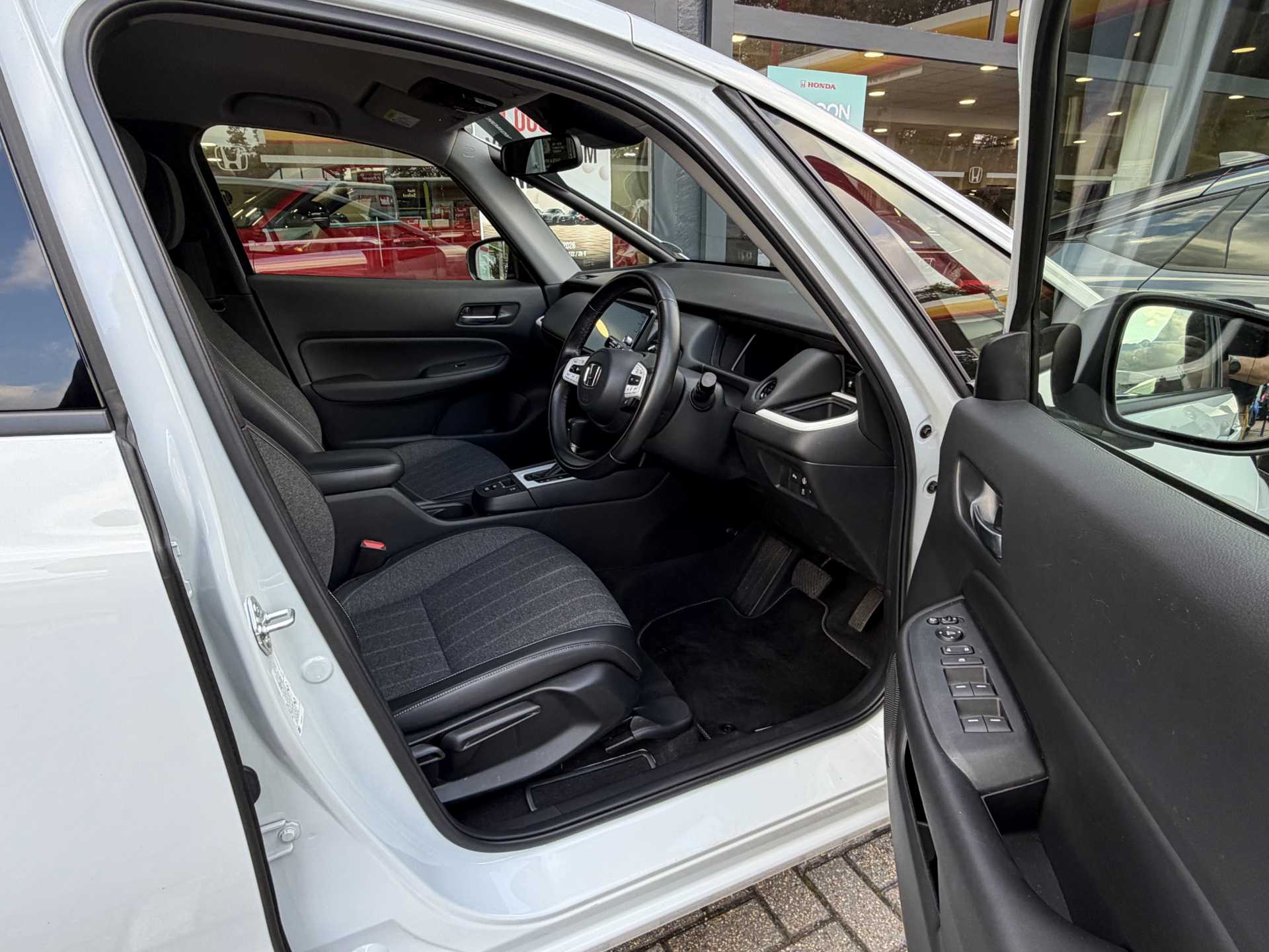 Honda Jazz 1.5 i-MMD Hybrid EX 5dr eCVT — image 15