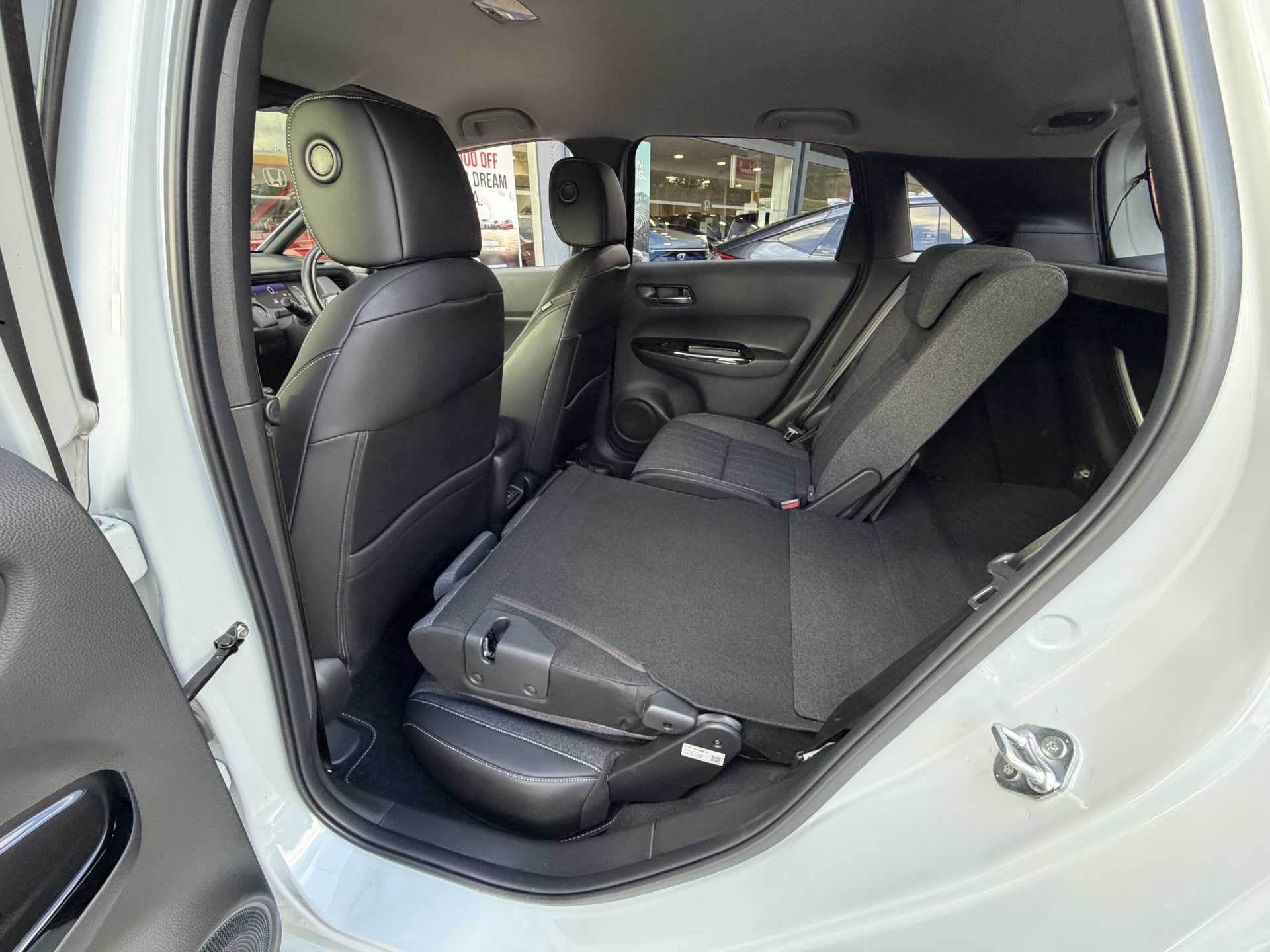 Honda Jazz 1.5 i-MMD Hybrid EX 5dr eCVT — image 19