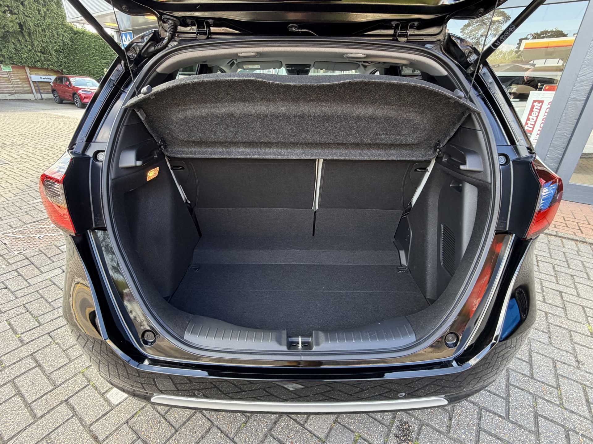 Honda Jazz 1.5 i-MMD Hybrid EX 5dr eCVT - Image 13