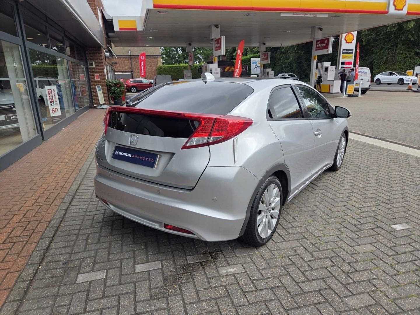 Honda CIVIC 1.8 i-VTEC EX GT 5dr - Image 12