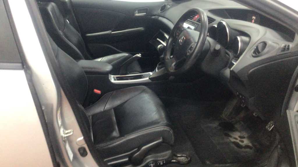 Honda CIVIC 1.8 i-VTEC EX GT 5dr - Image 2